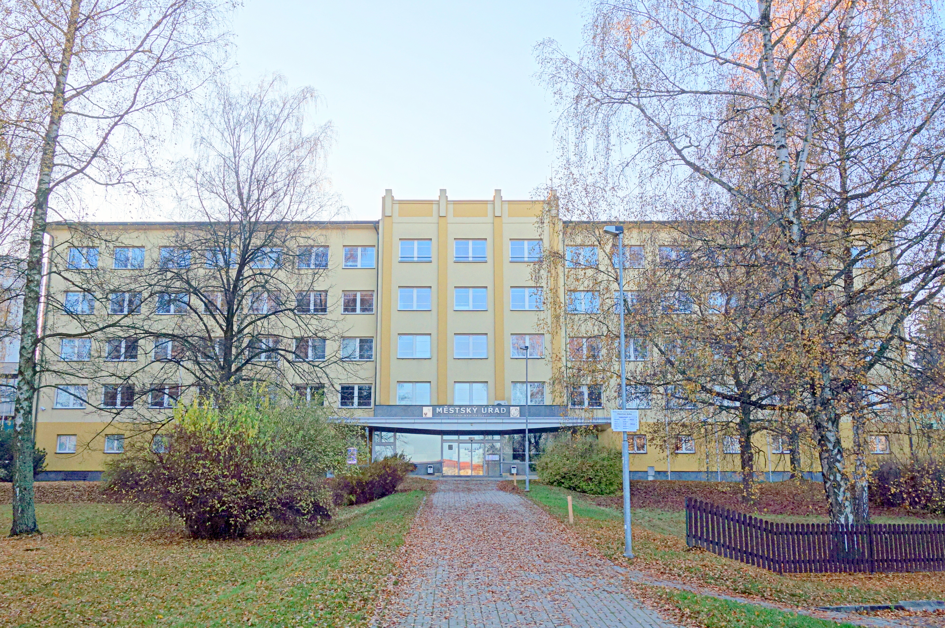 Žďár nad Sázavou - městský úřad foto 3