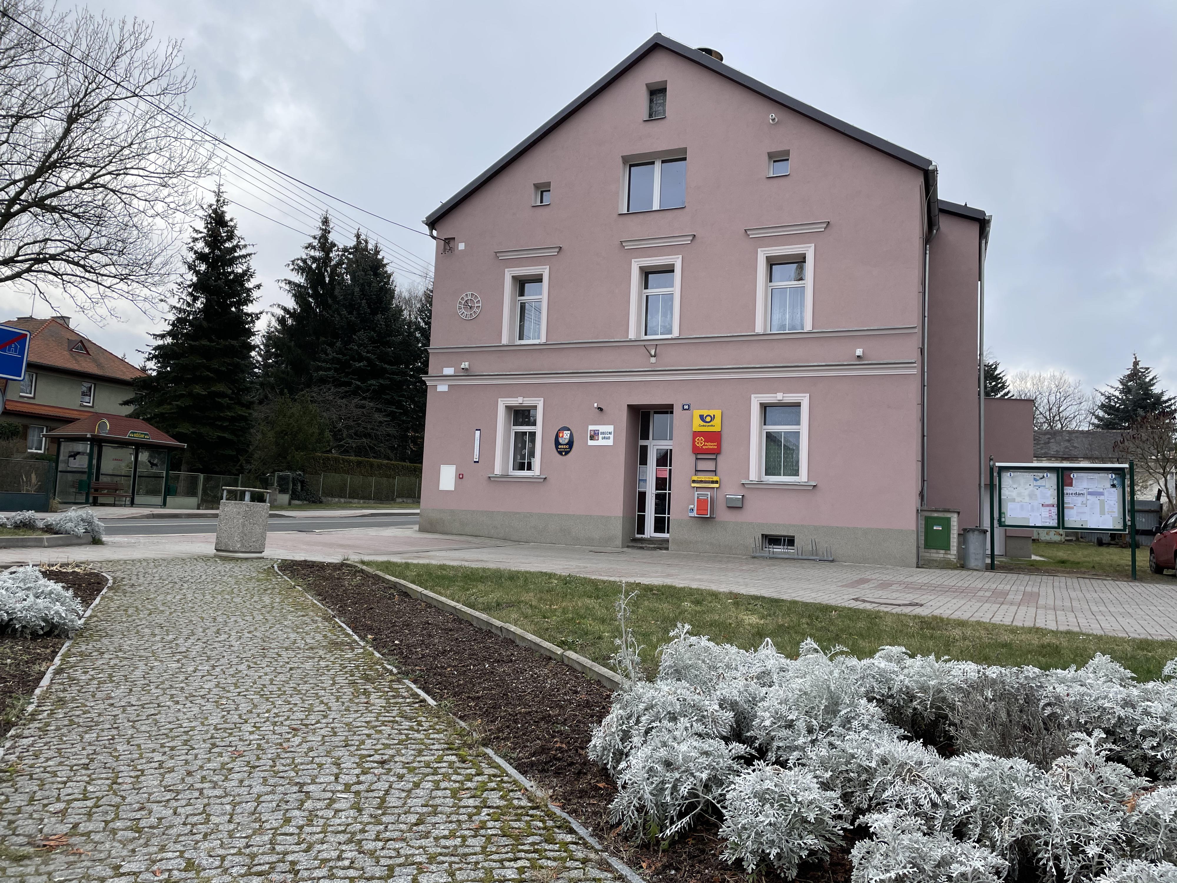 Božičany - obecní úřad foto 2