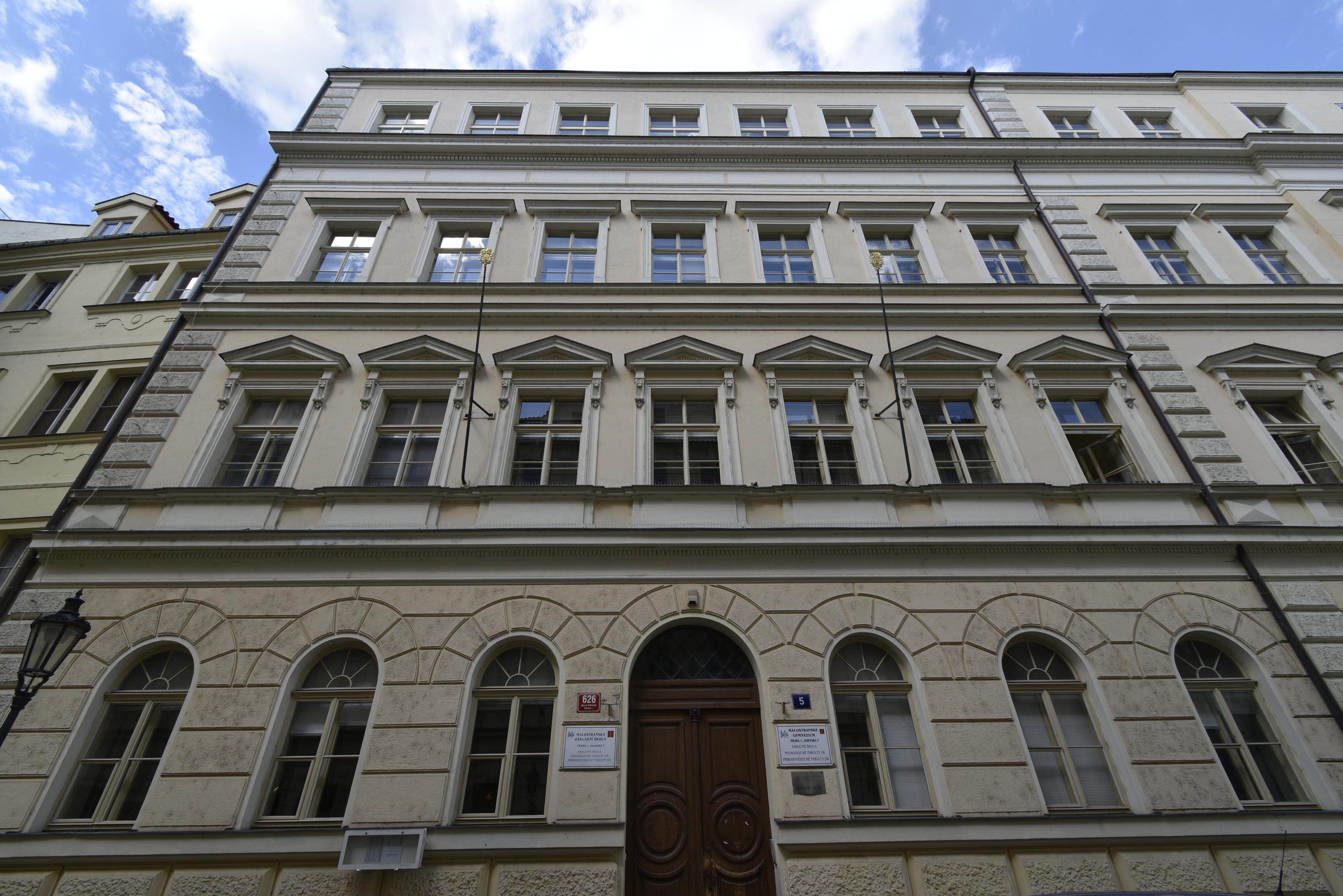 Malostranské gymnázium, Praha 1, Josefská 7 foto 3