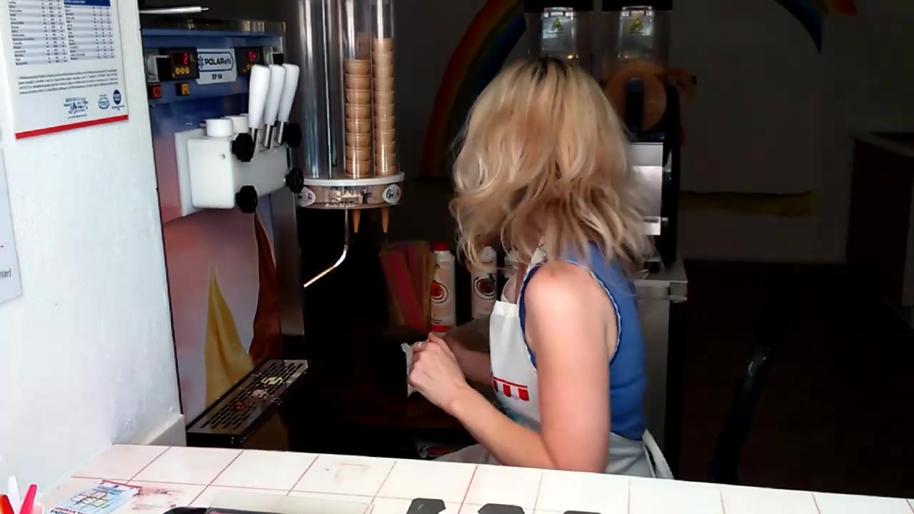 Zmrzlina na náměstí foto 2 (náhled videa)
