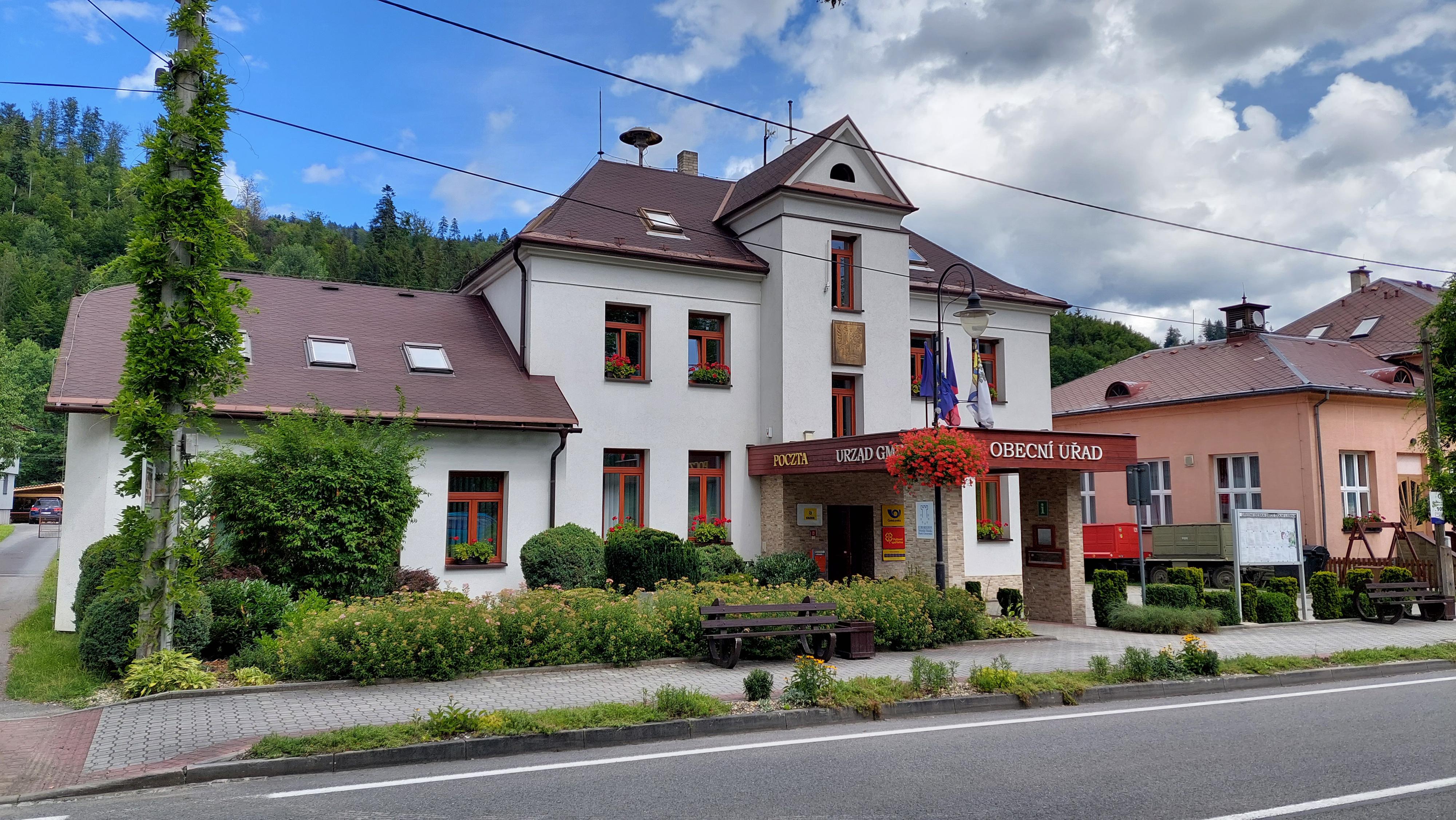 Dolní Lomná - obecní úřad