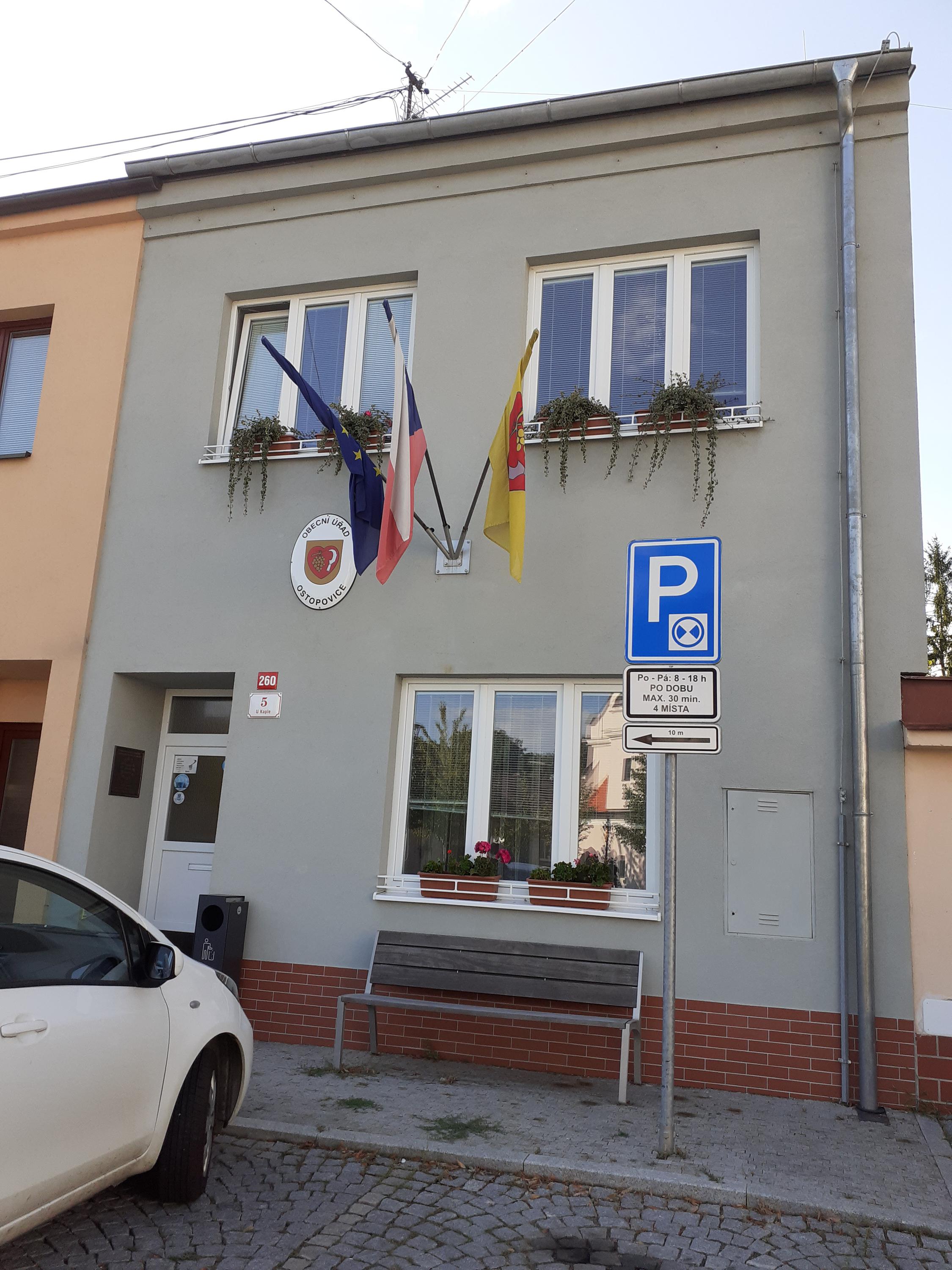 Ostopovice - obecní úřad foto 2