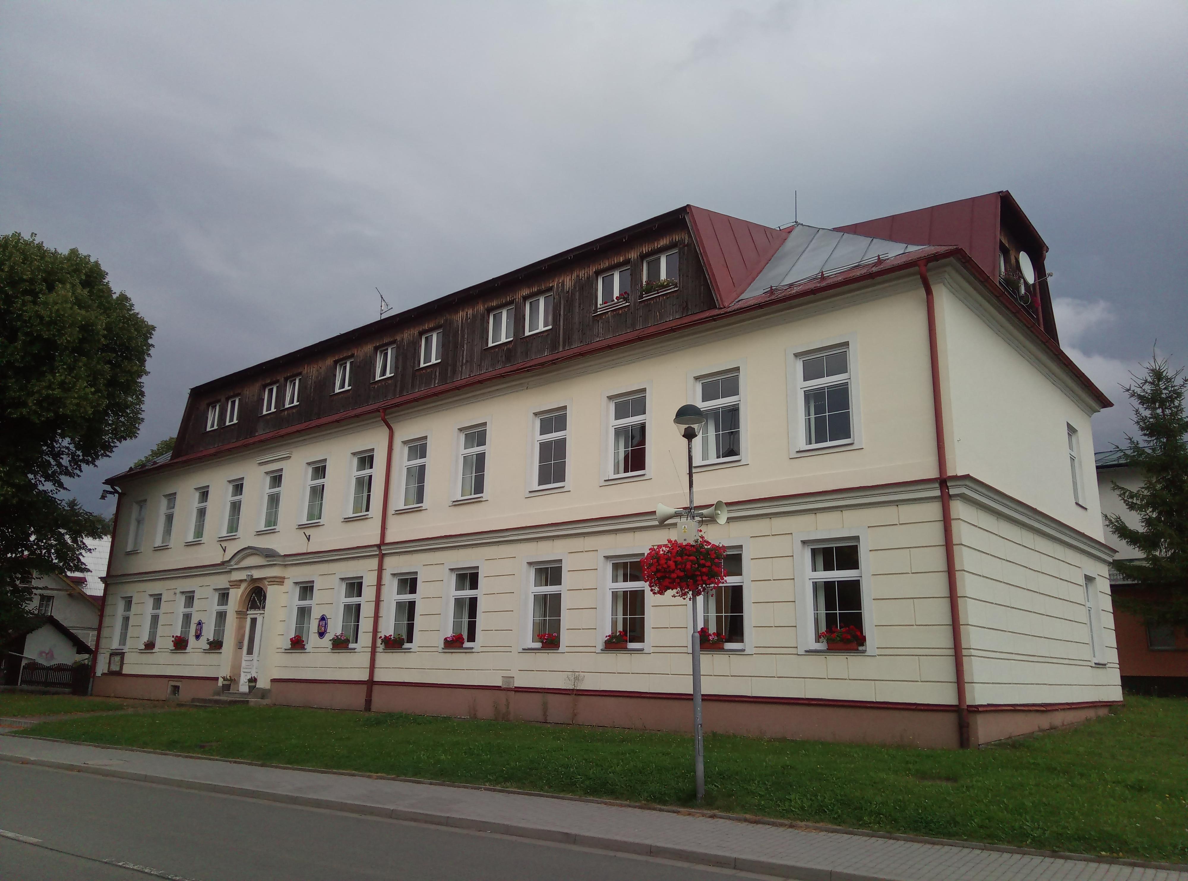 ZŠ a MŠ Deštné v Orlických horách foto 3