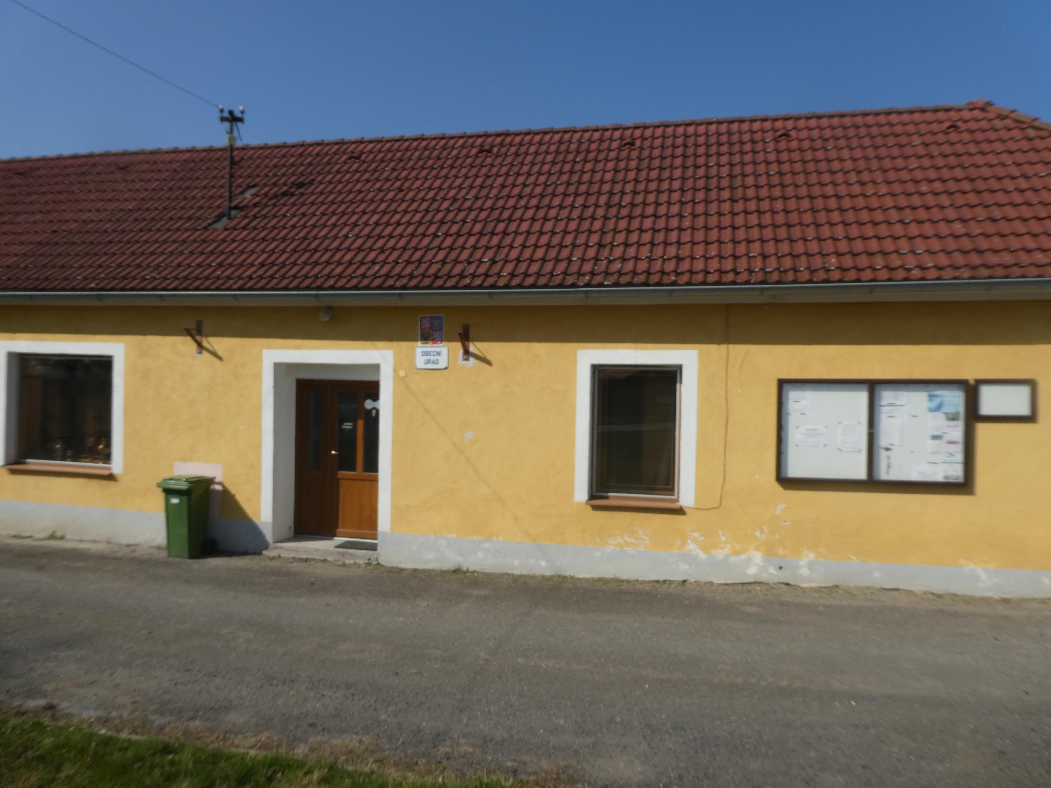 Frahelž - obecní úřad foto 2