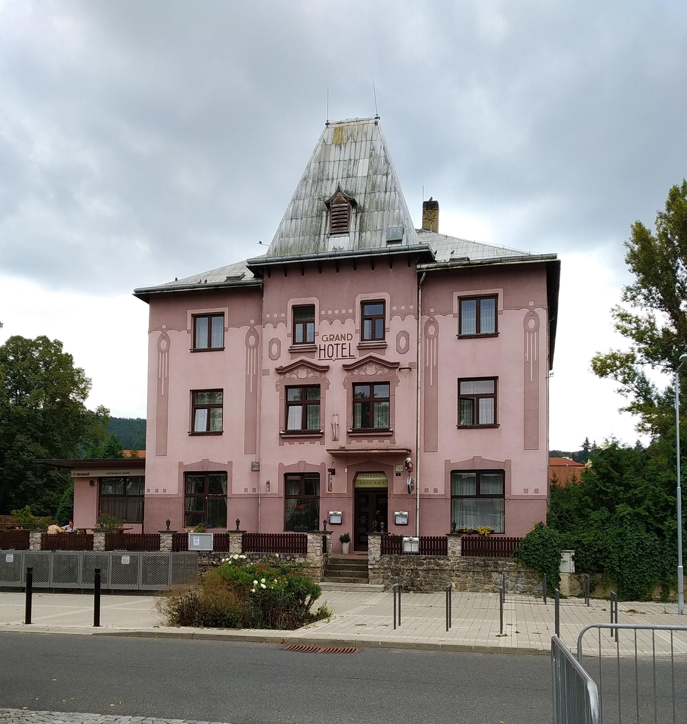 Restaurace Hotel Grand foto 3