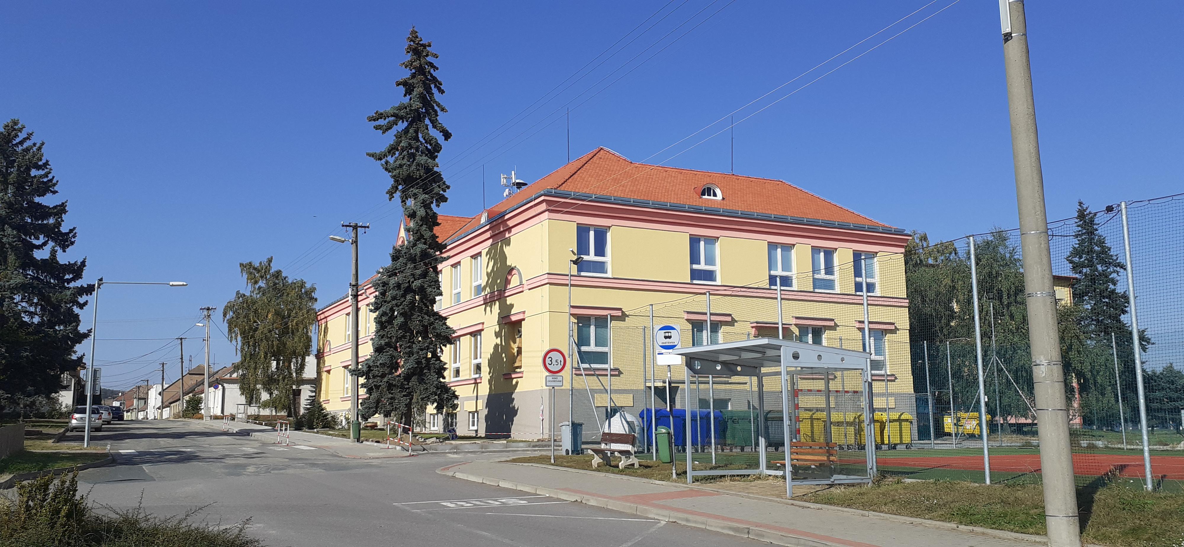 ZŠ a MŠ Višňové foto 2