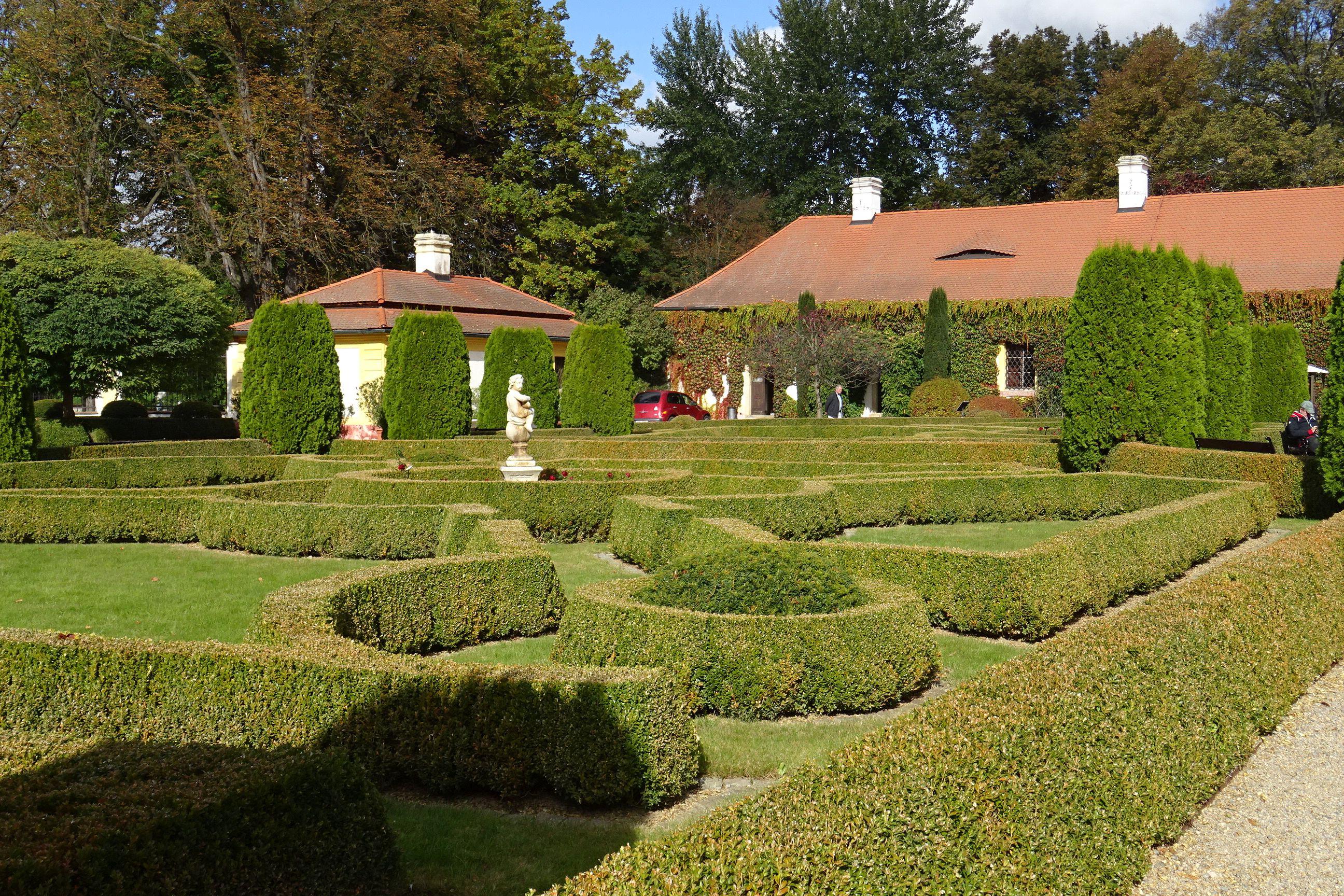Zámek Jemniště - ubytování foto 1