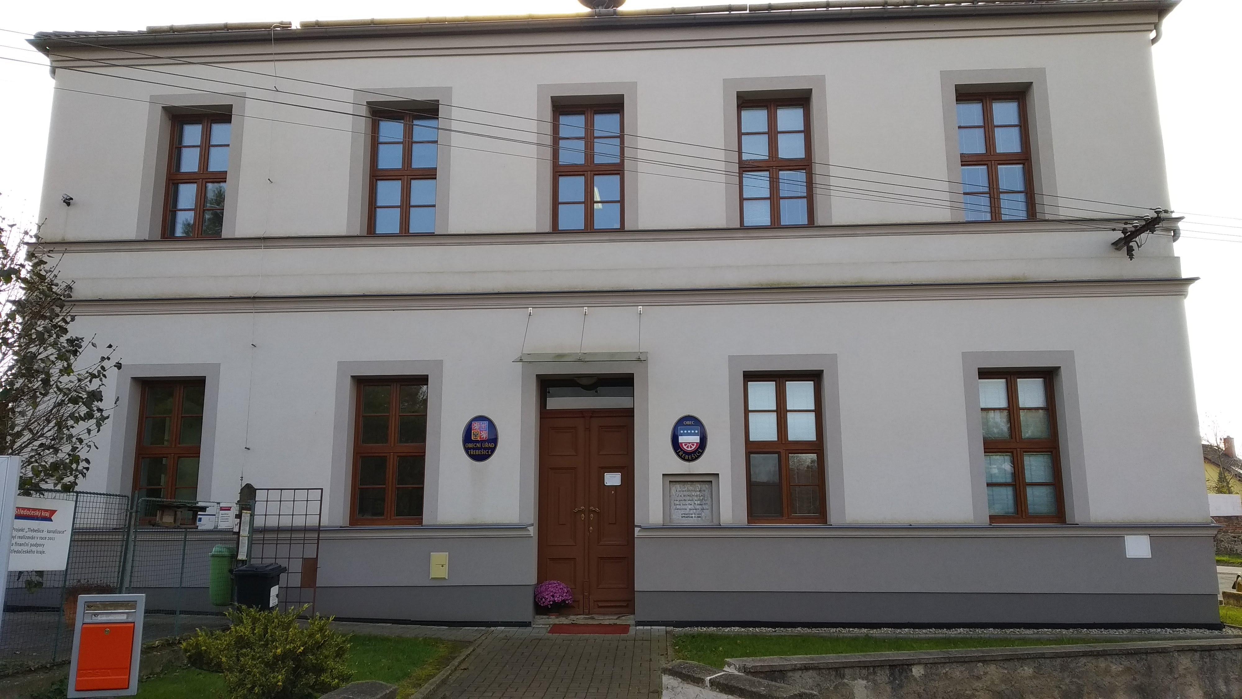 Třebešice - obecní úřad foto 2