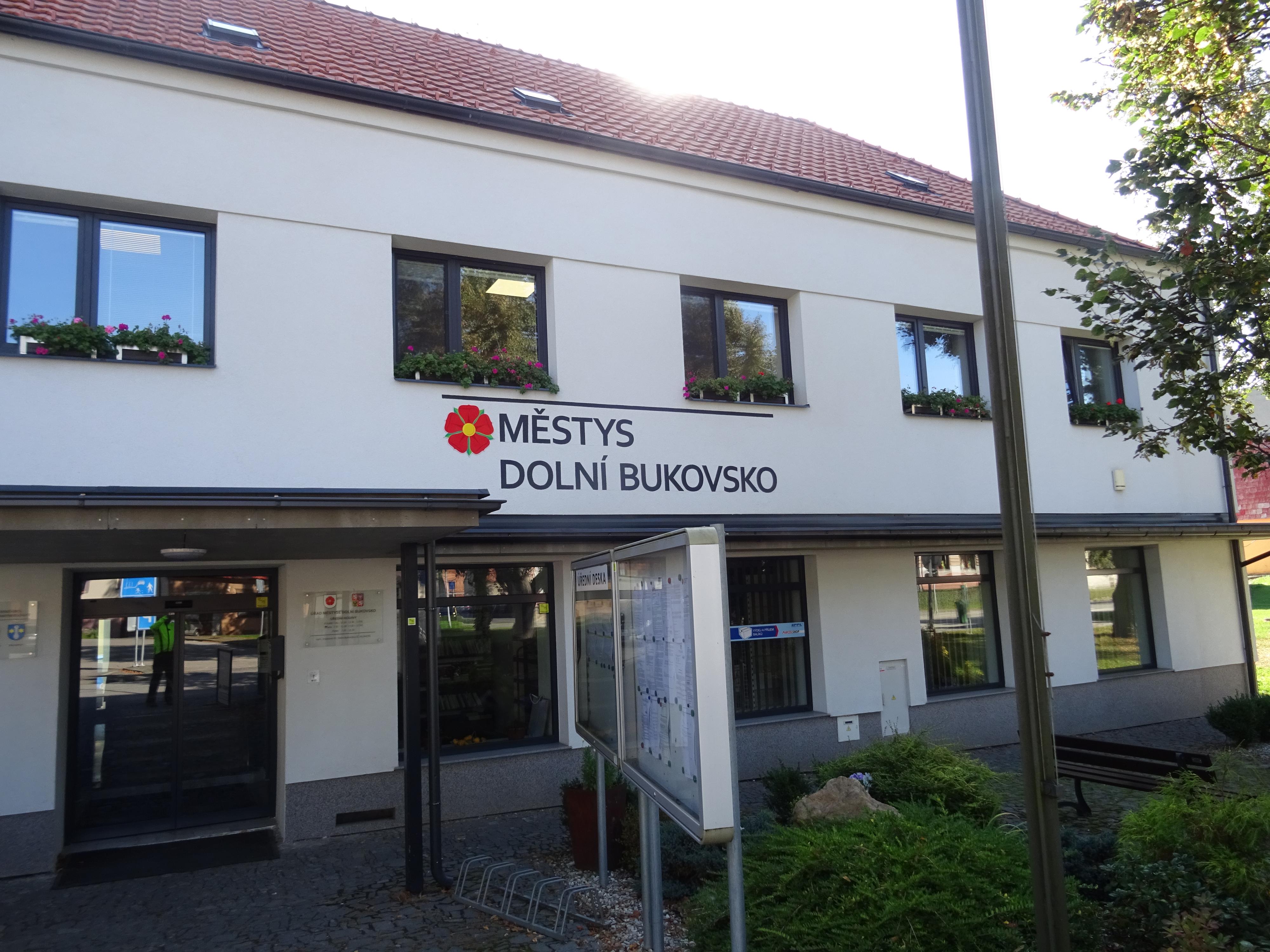 Dolní Bukovsko - úřad městyse foto 2