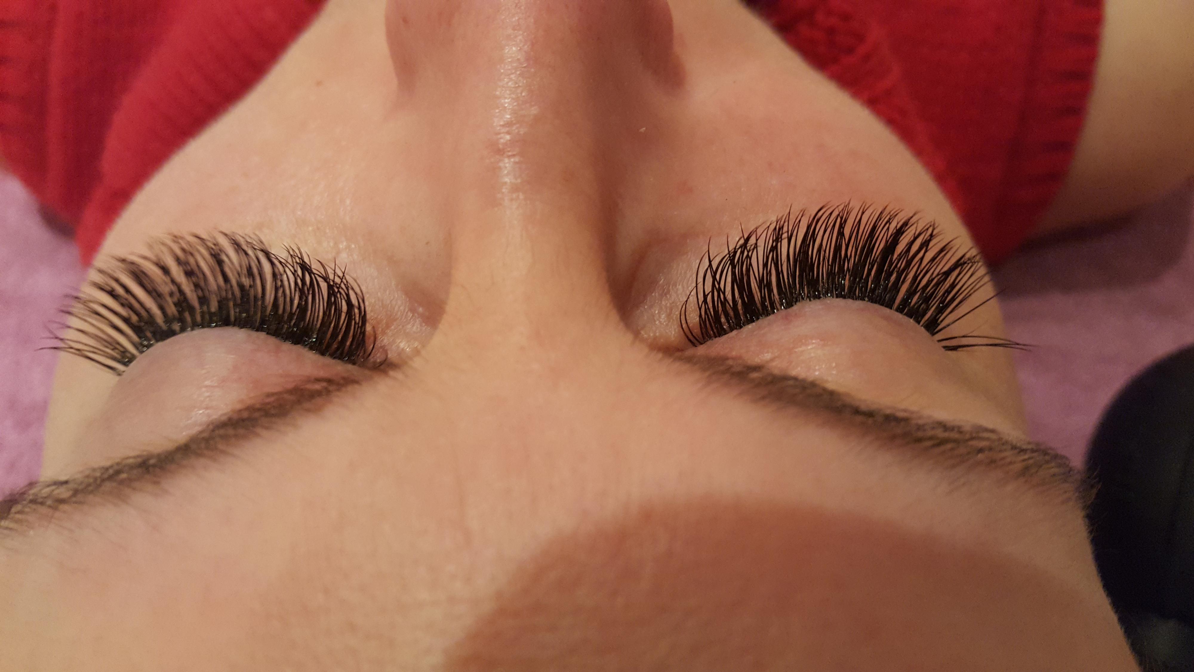 Monika Lípová - Permanentní prodlužování řas foto 2