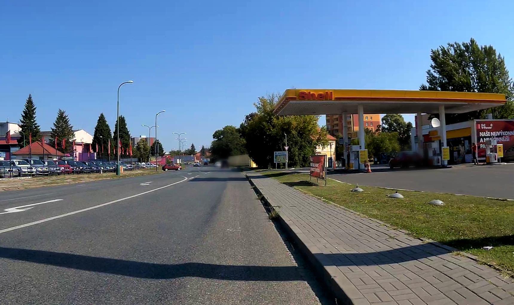 Občerstvení u čerpací stanice Shell foto 2
