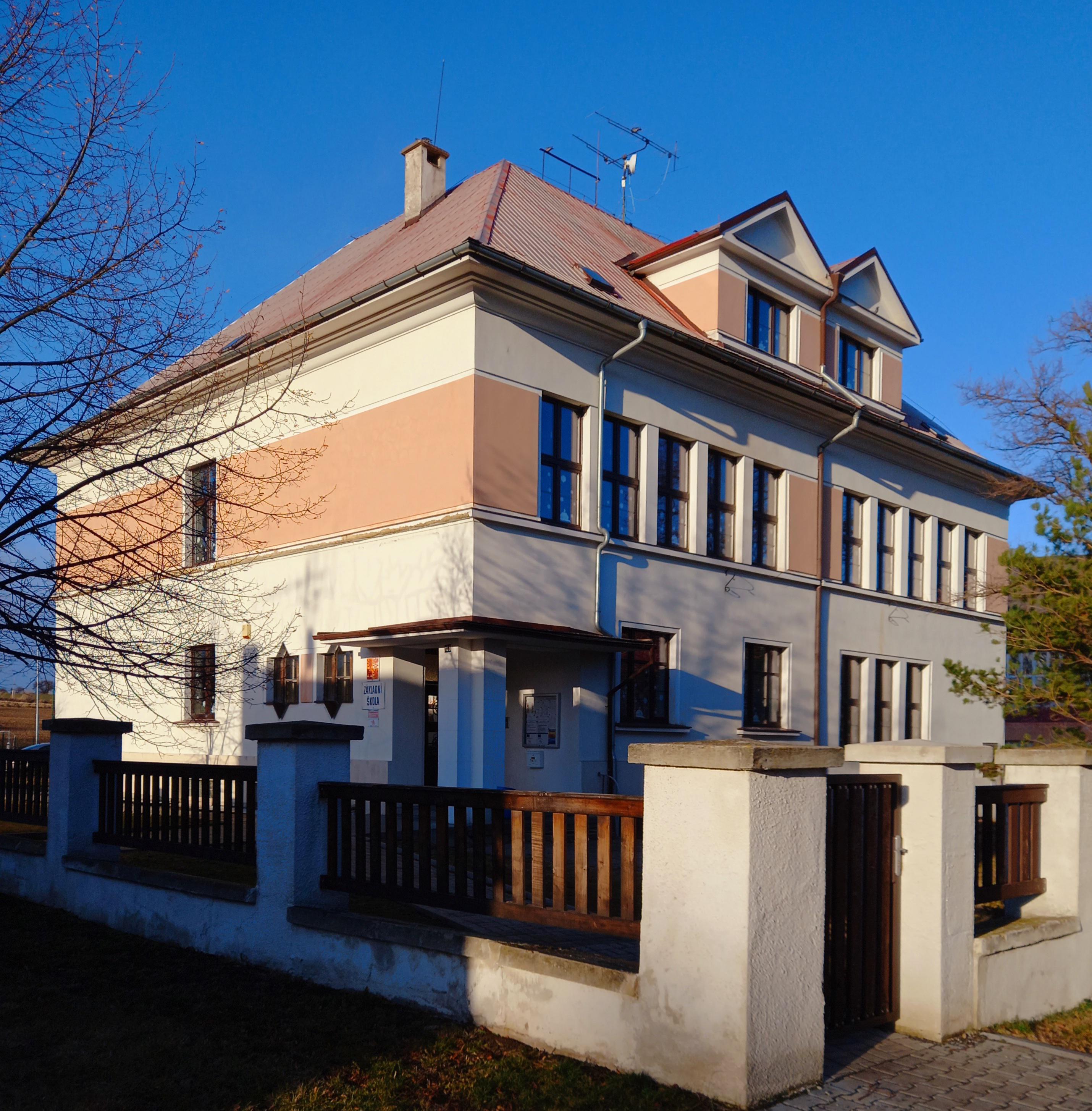 ZŠ a MŠ Vilémov, Kadaňská foto 3