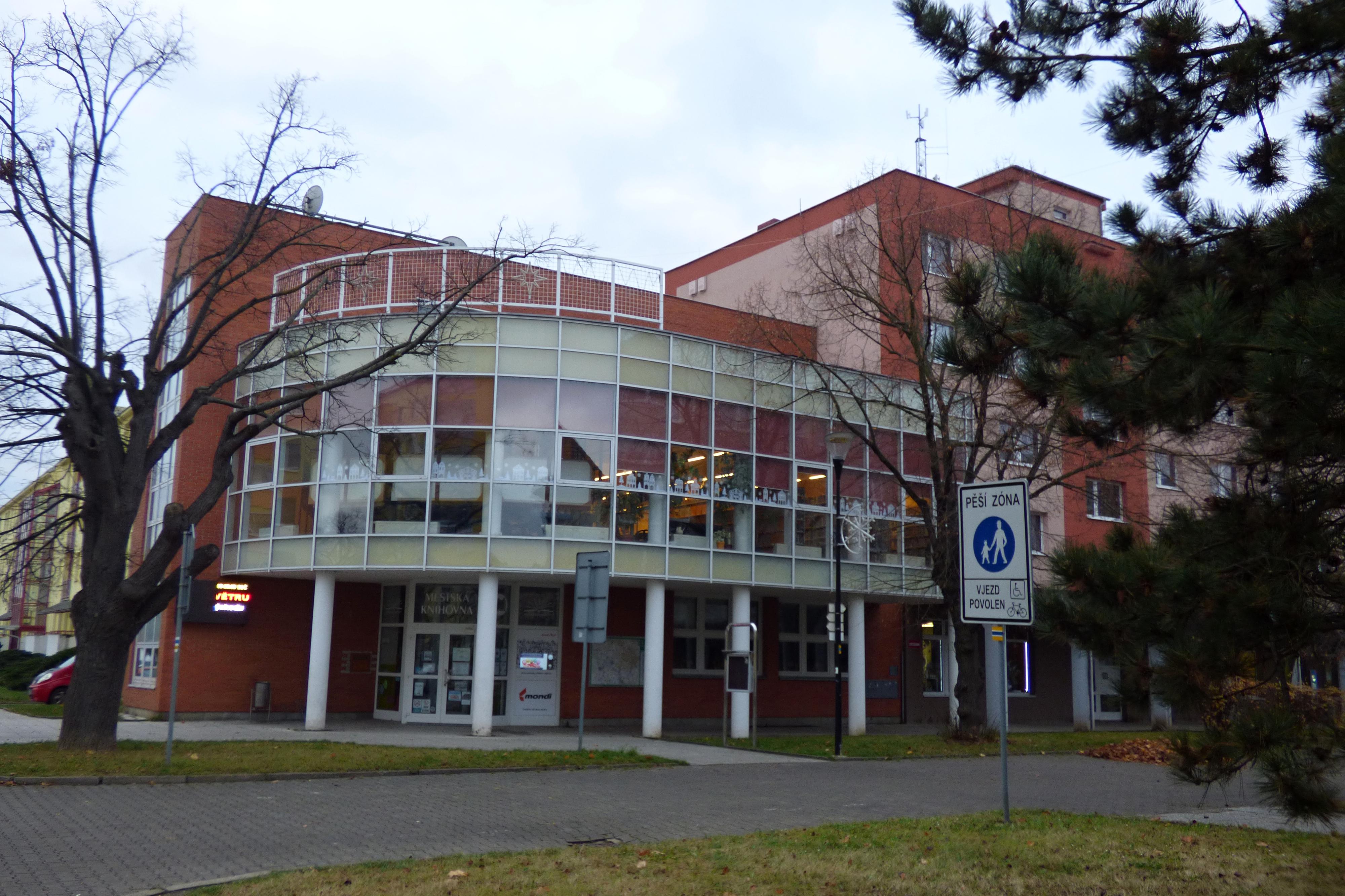 Městská knihovna Štětí foto 3