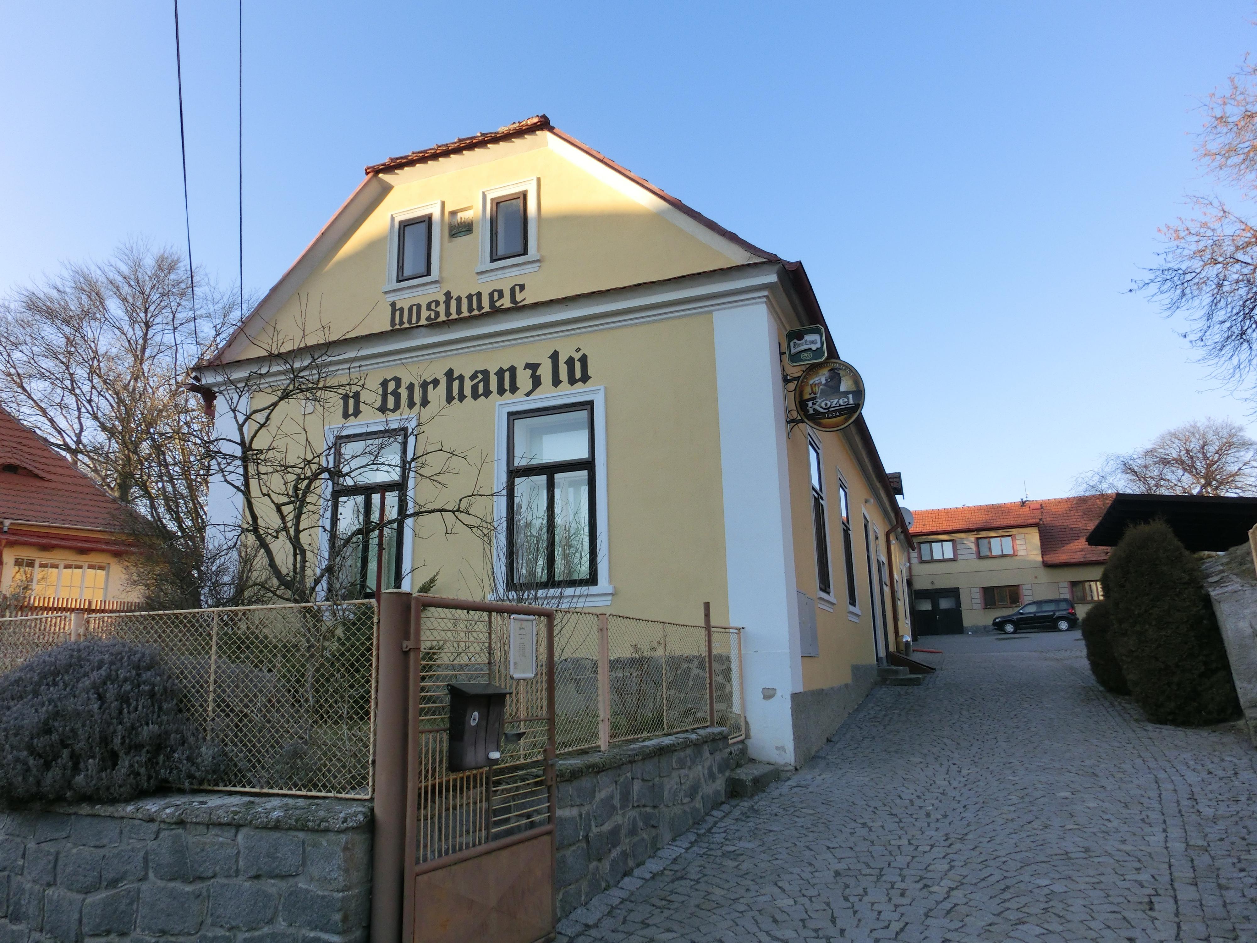 POHOSTINSTVÍ U BIRHANZLŮ