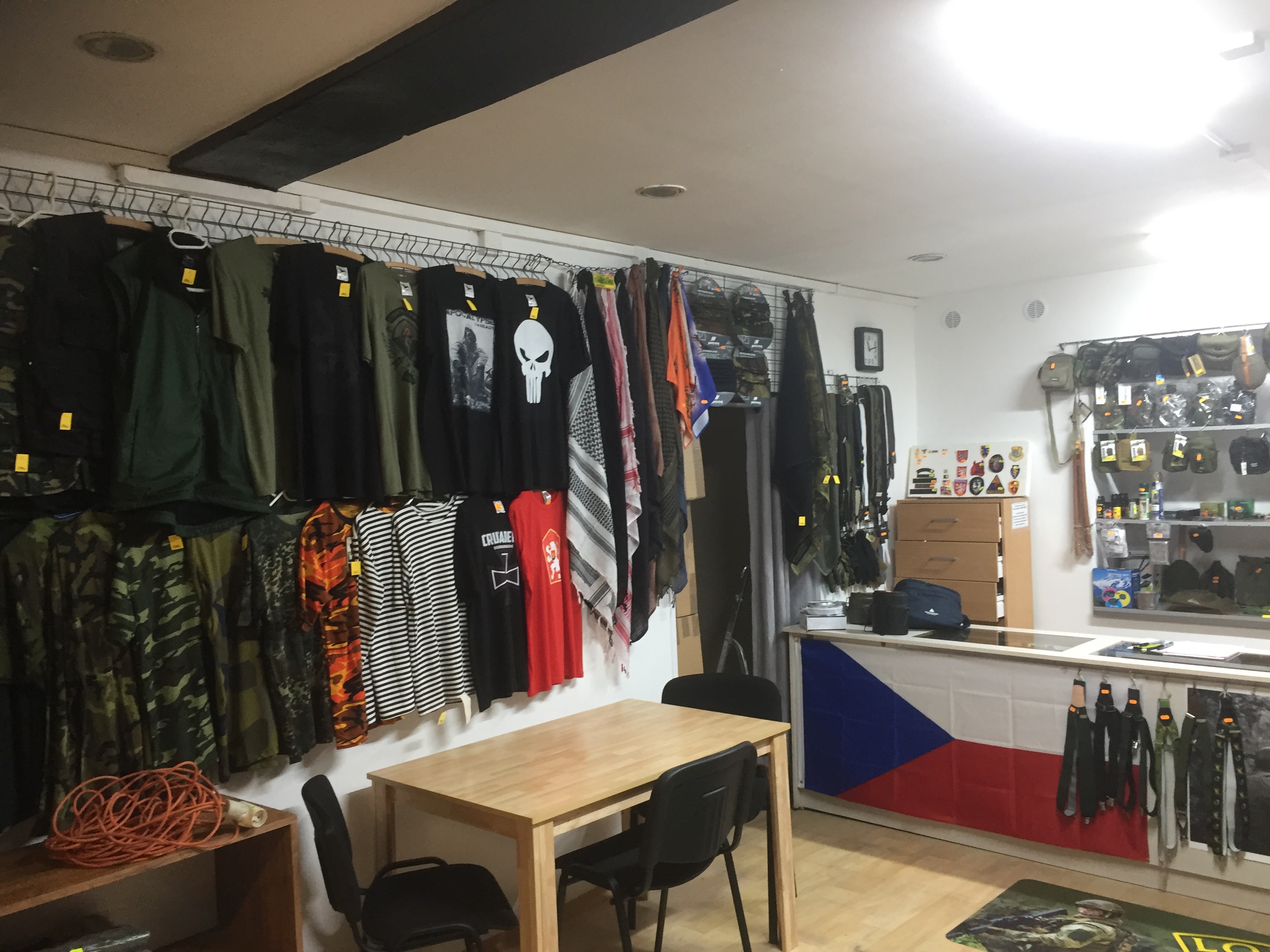 Lovec outdoor - army shop foto 4