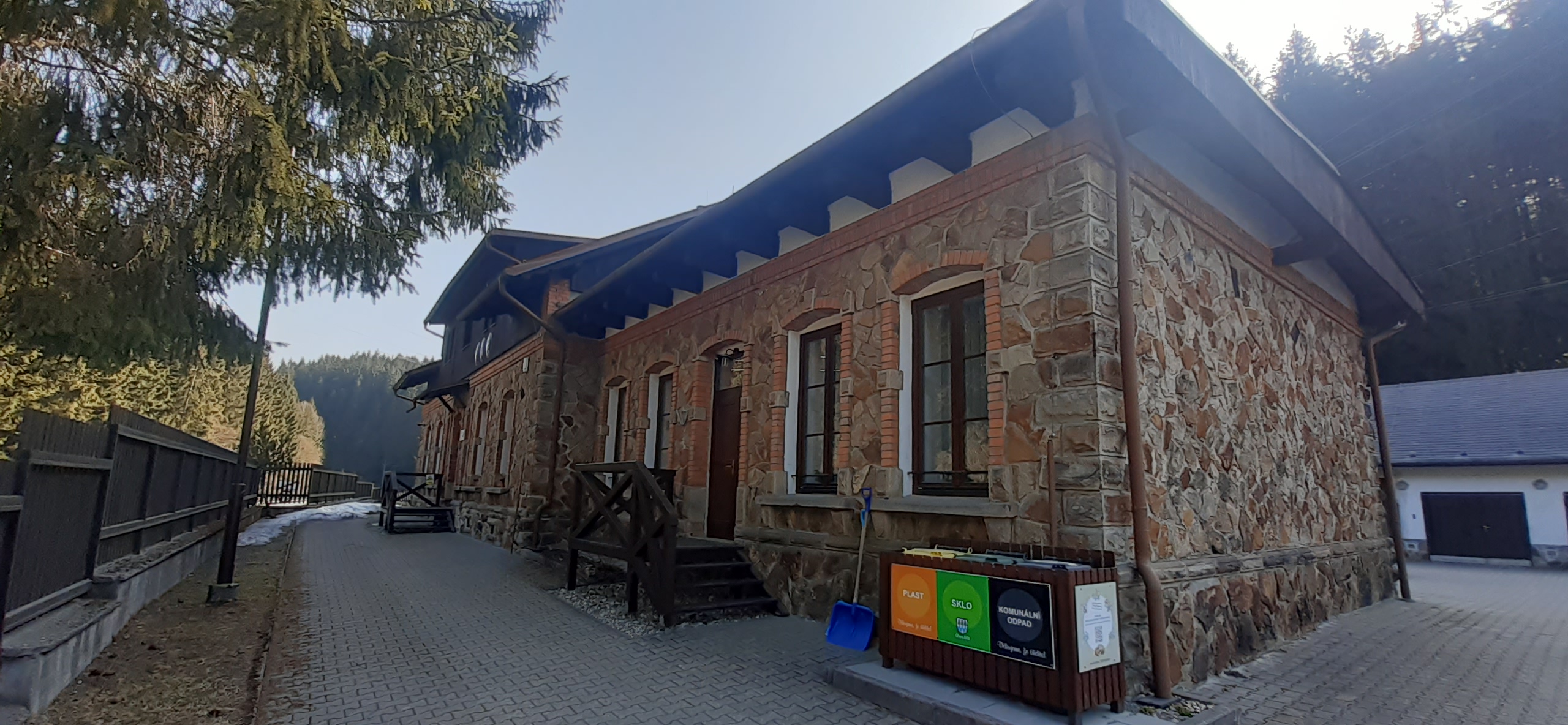 Bílá - obecní úřad foto 4