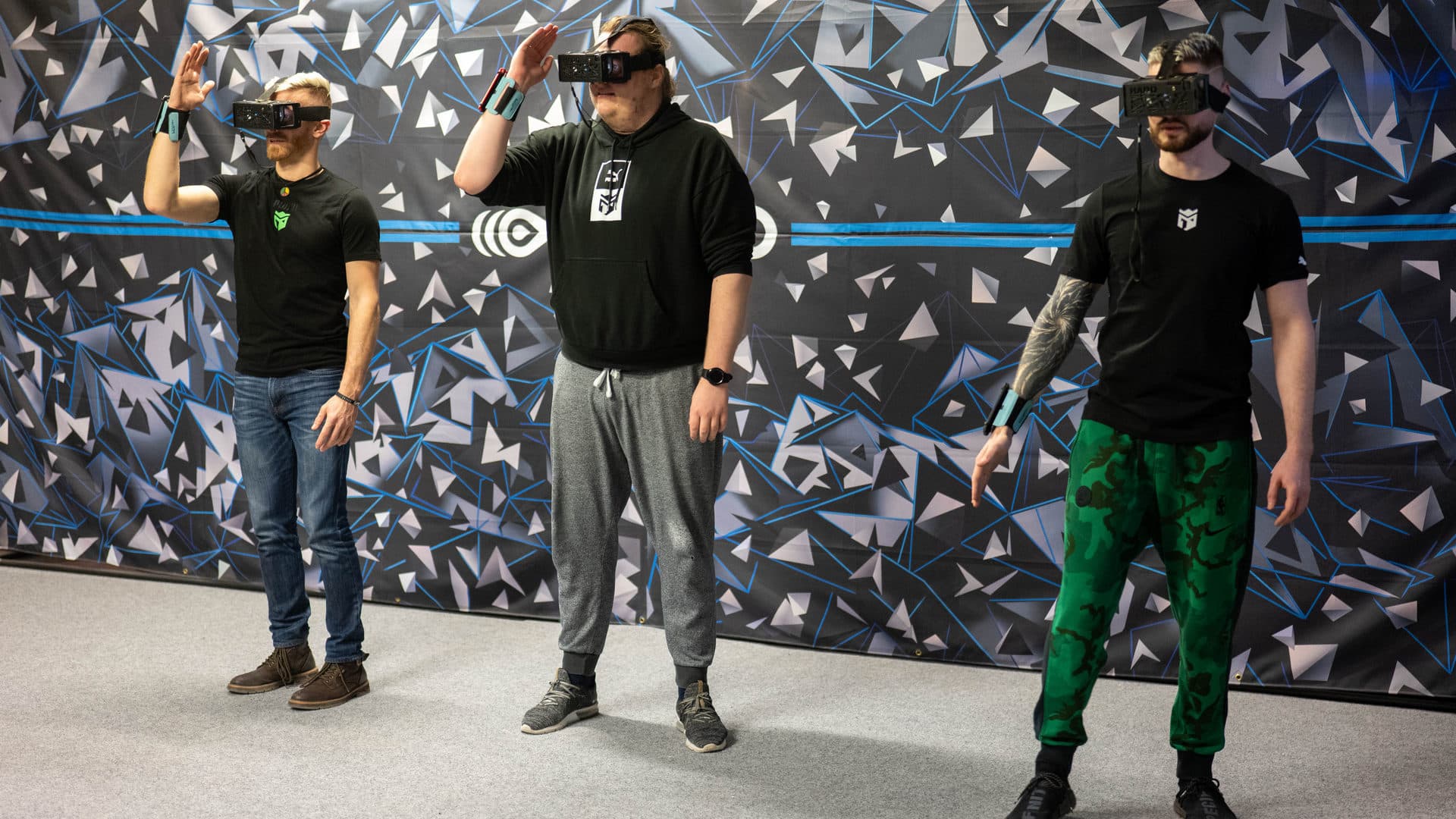 HADO - Virtuální vybíjená