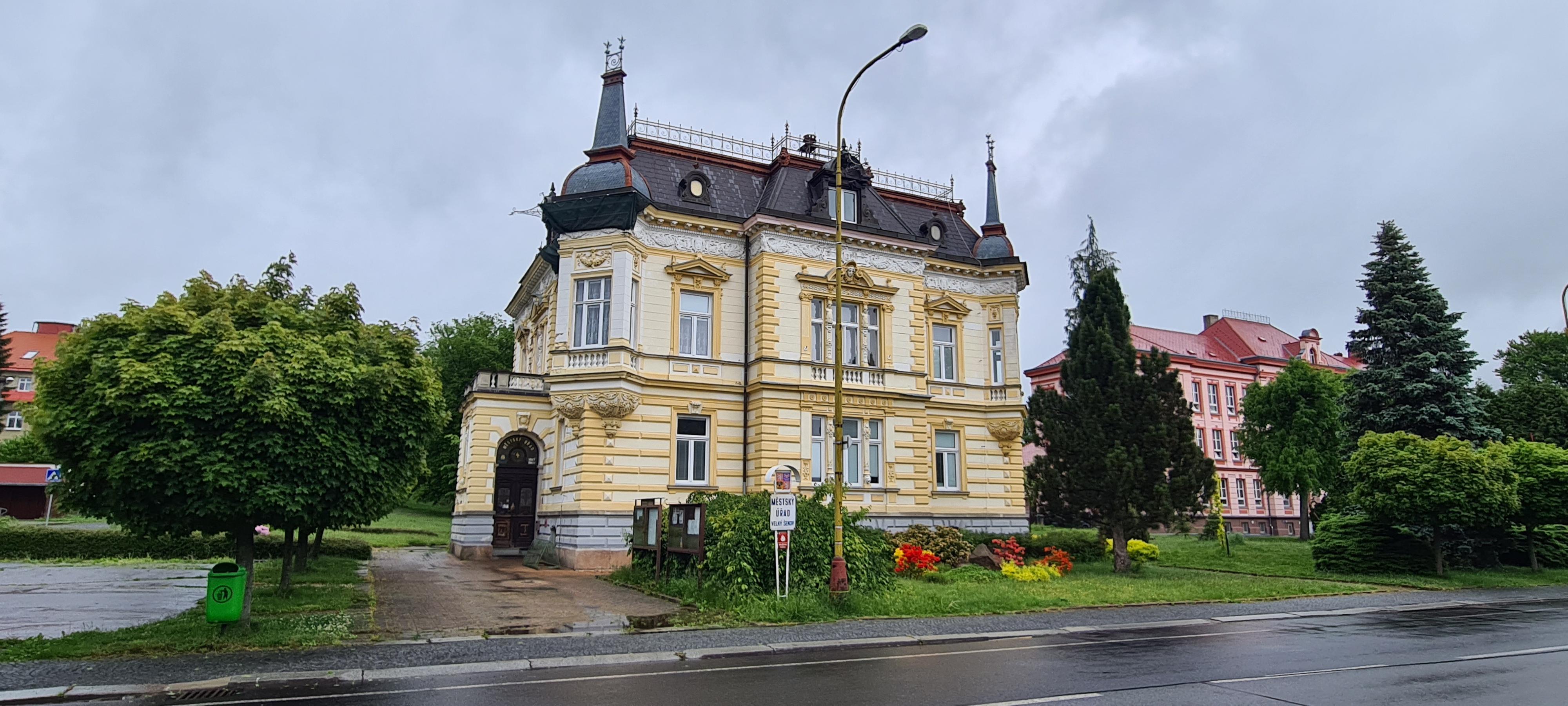 Velký Šenov - městský úřad foto 4