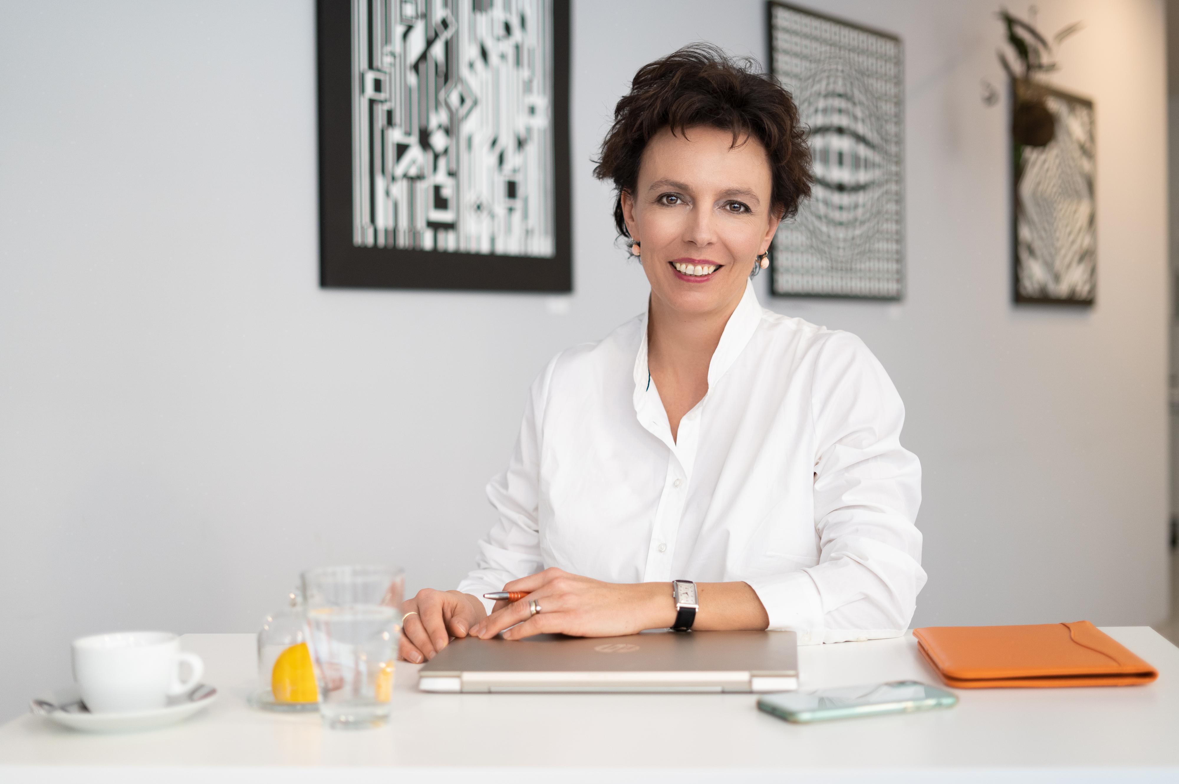 Pavla Viková • realitní makléřka - QARA