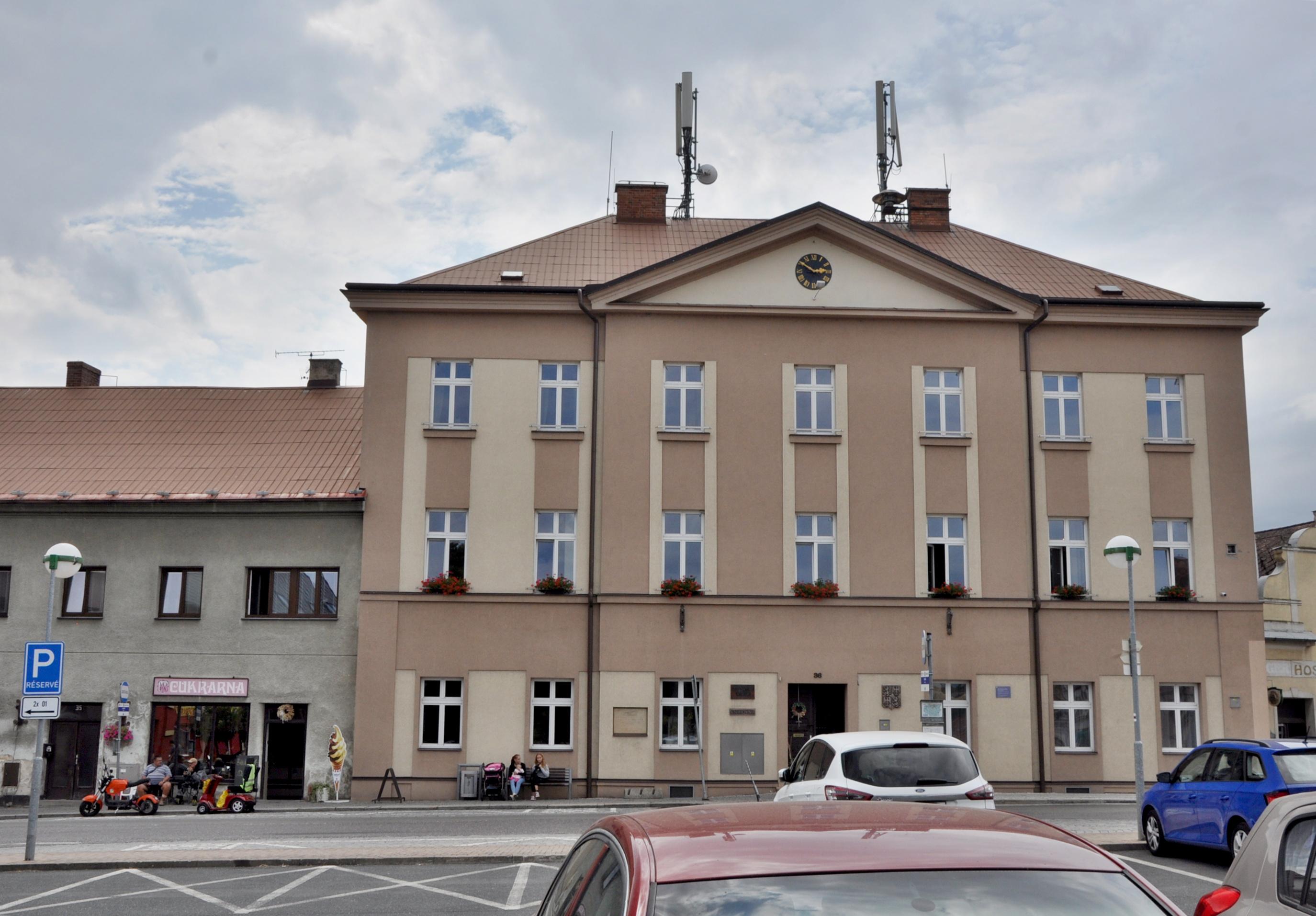 Libáň - městský úřad foto 3