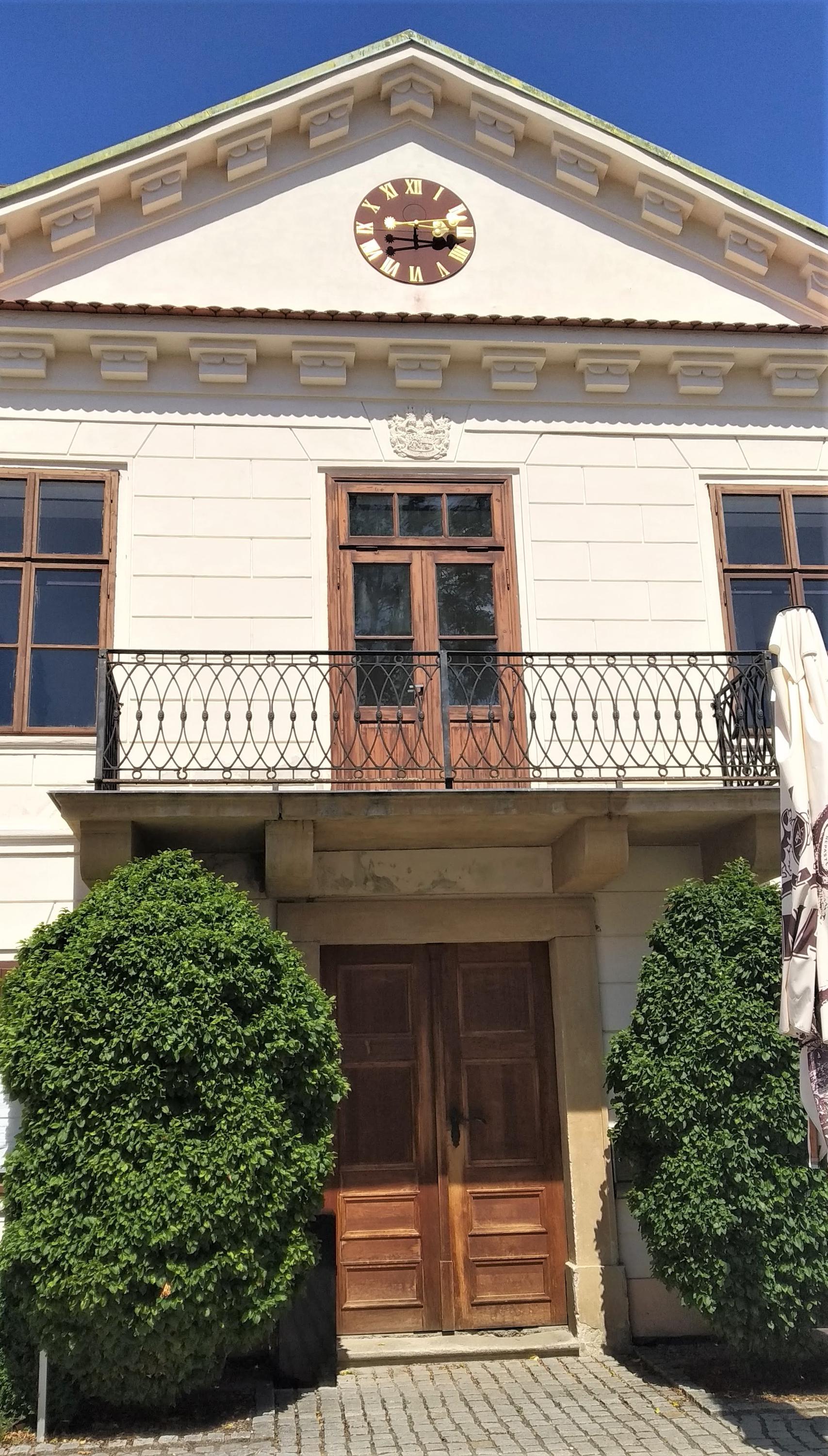 Horka II - obecní úřad foto 1