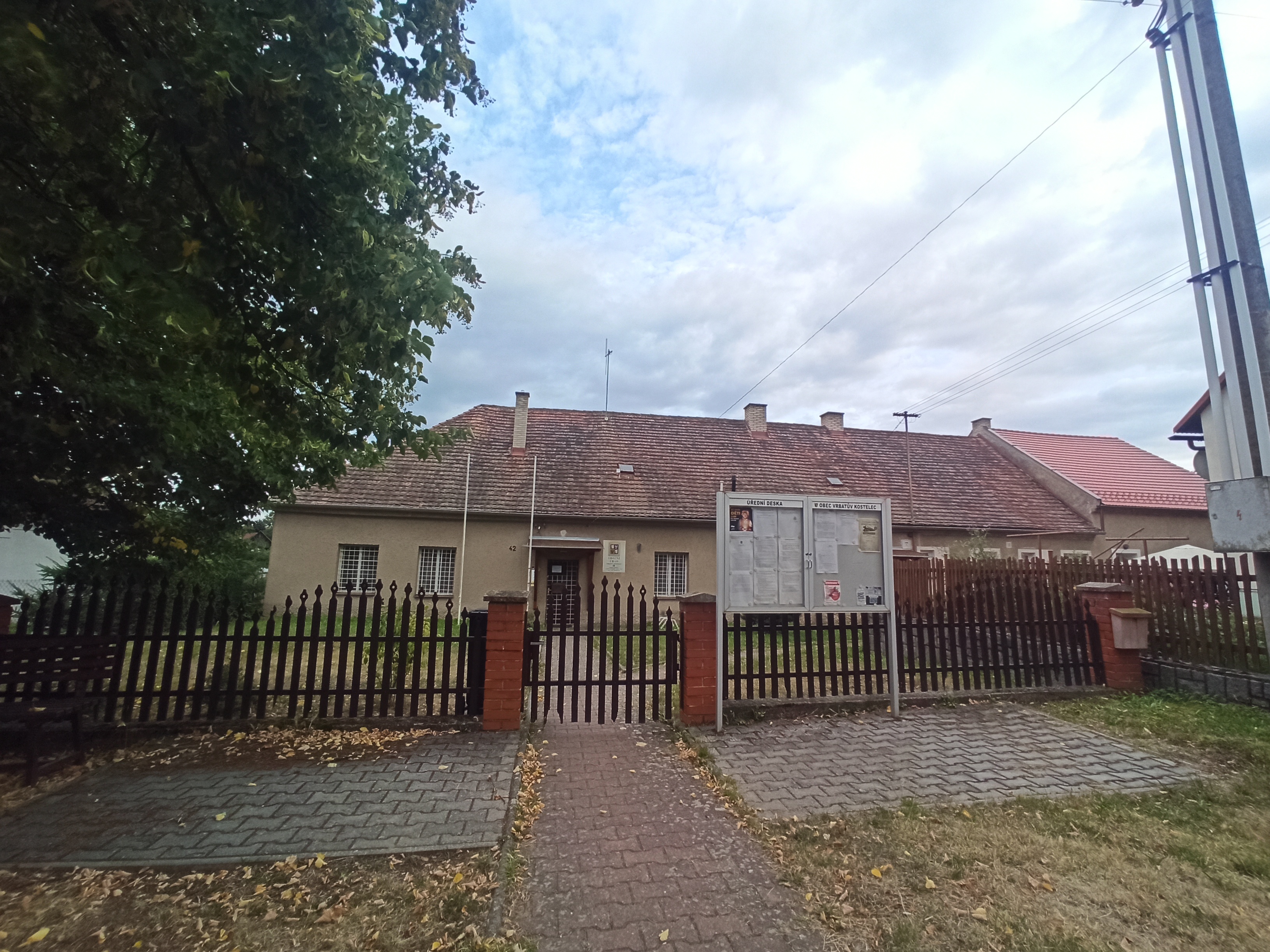 Vrbatův Kostelec - obecní úřad foto 4
