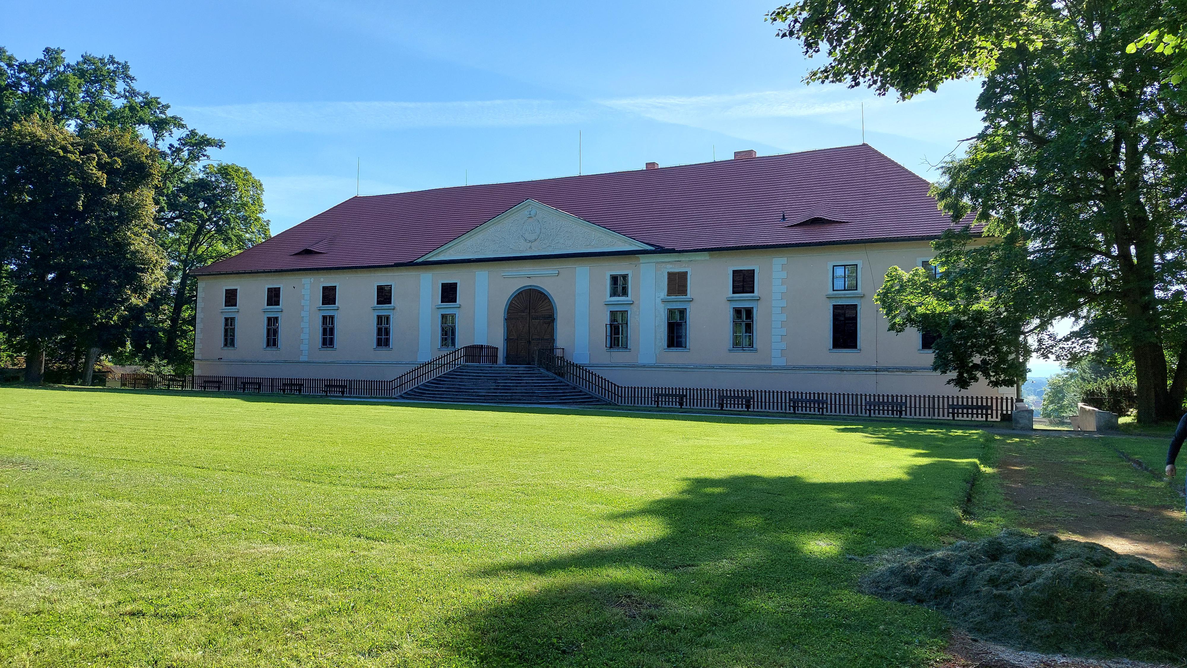 Zámek Štěkeň foto 5