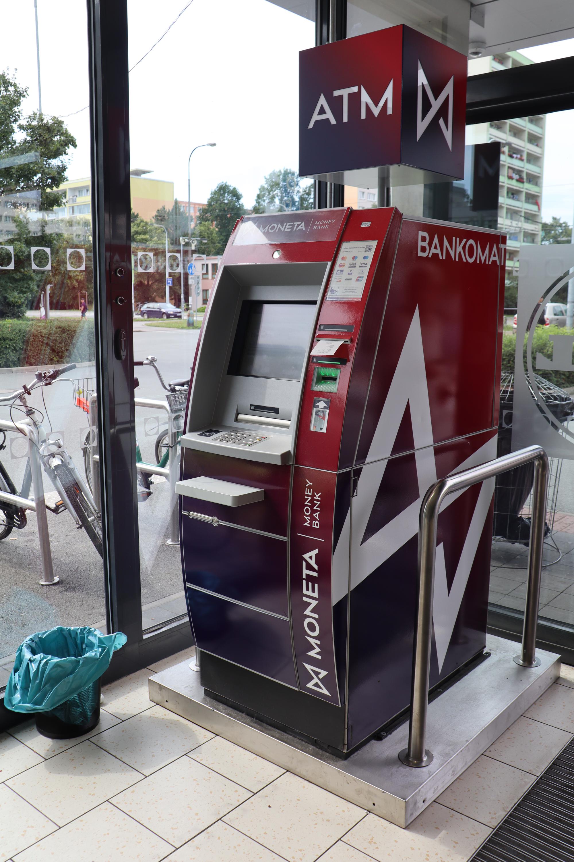 Bankomat MONETA Money Bank foto 2