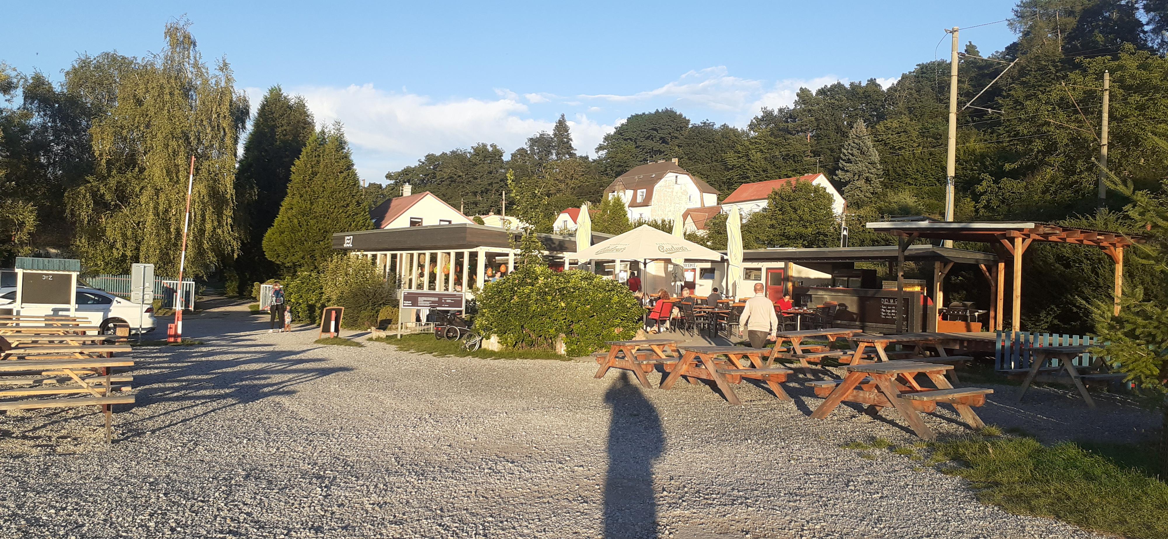 Restaurace Jez Dobřichovice foto 2