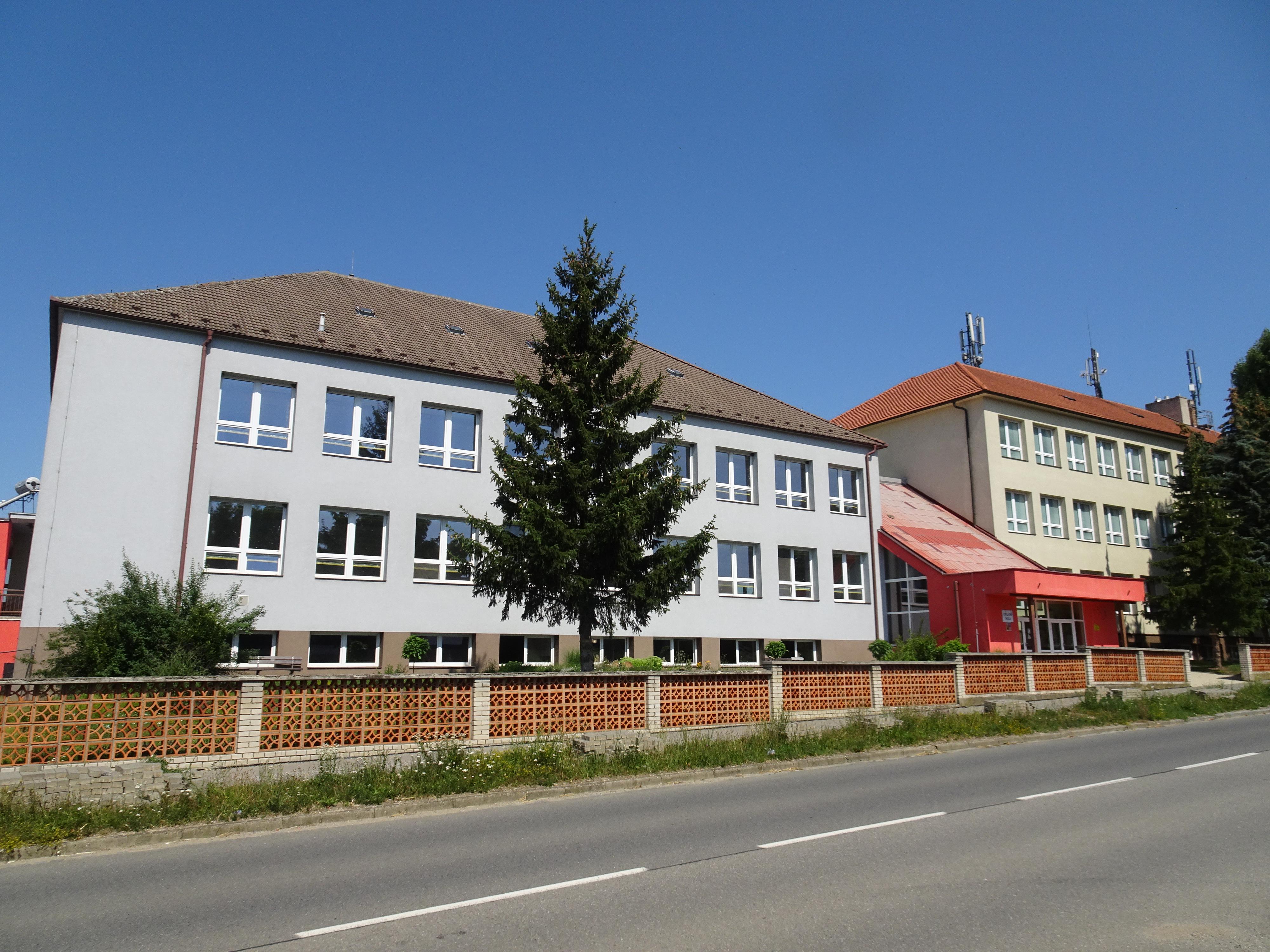 ZŠ J. A. Komenského, Nivnice