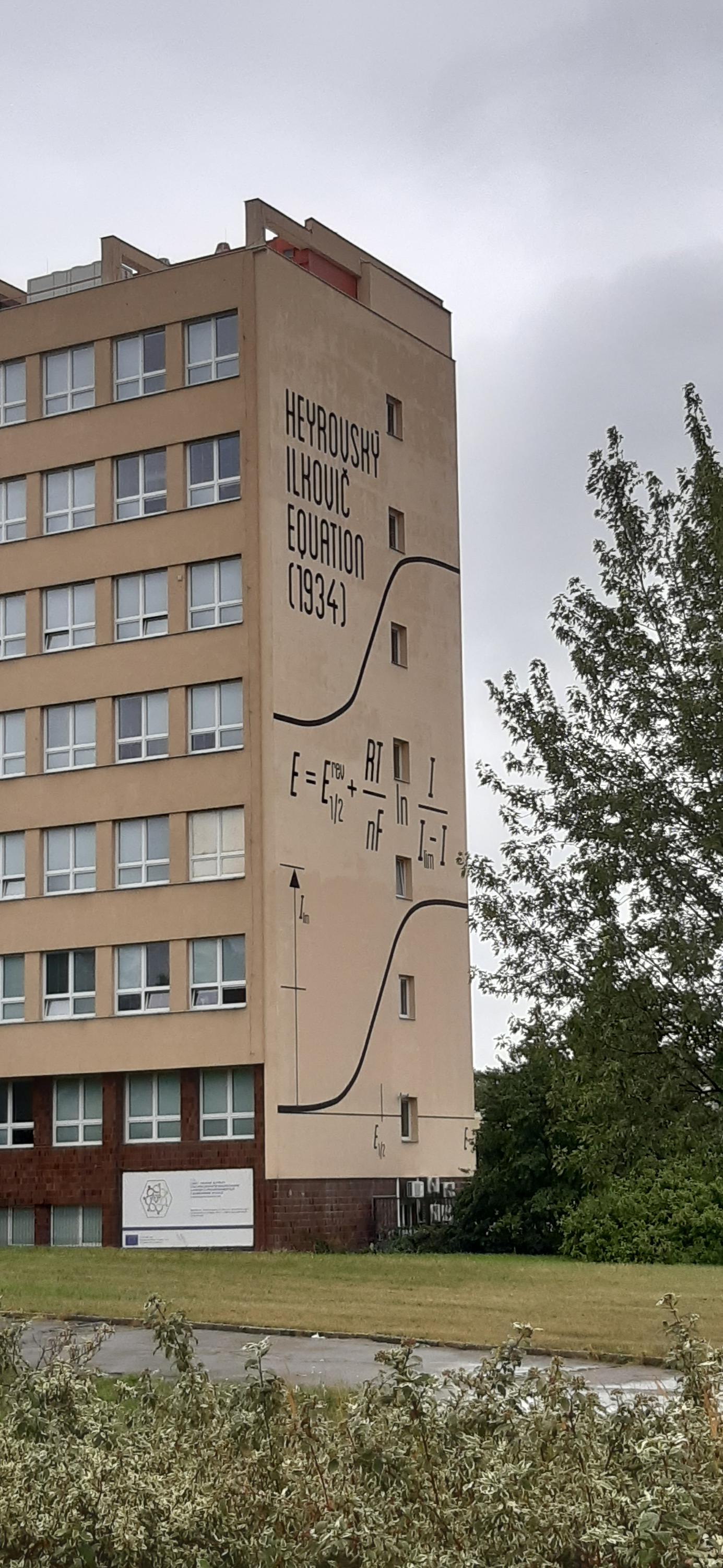 Knihovna Ústavu fyzikální chemie Jaroslava Heyrovského AV ČR foto 2