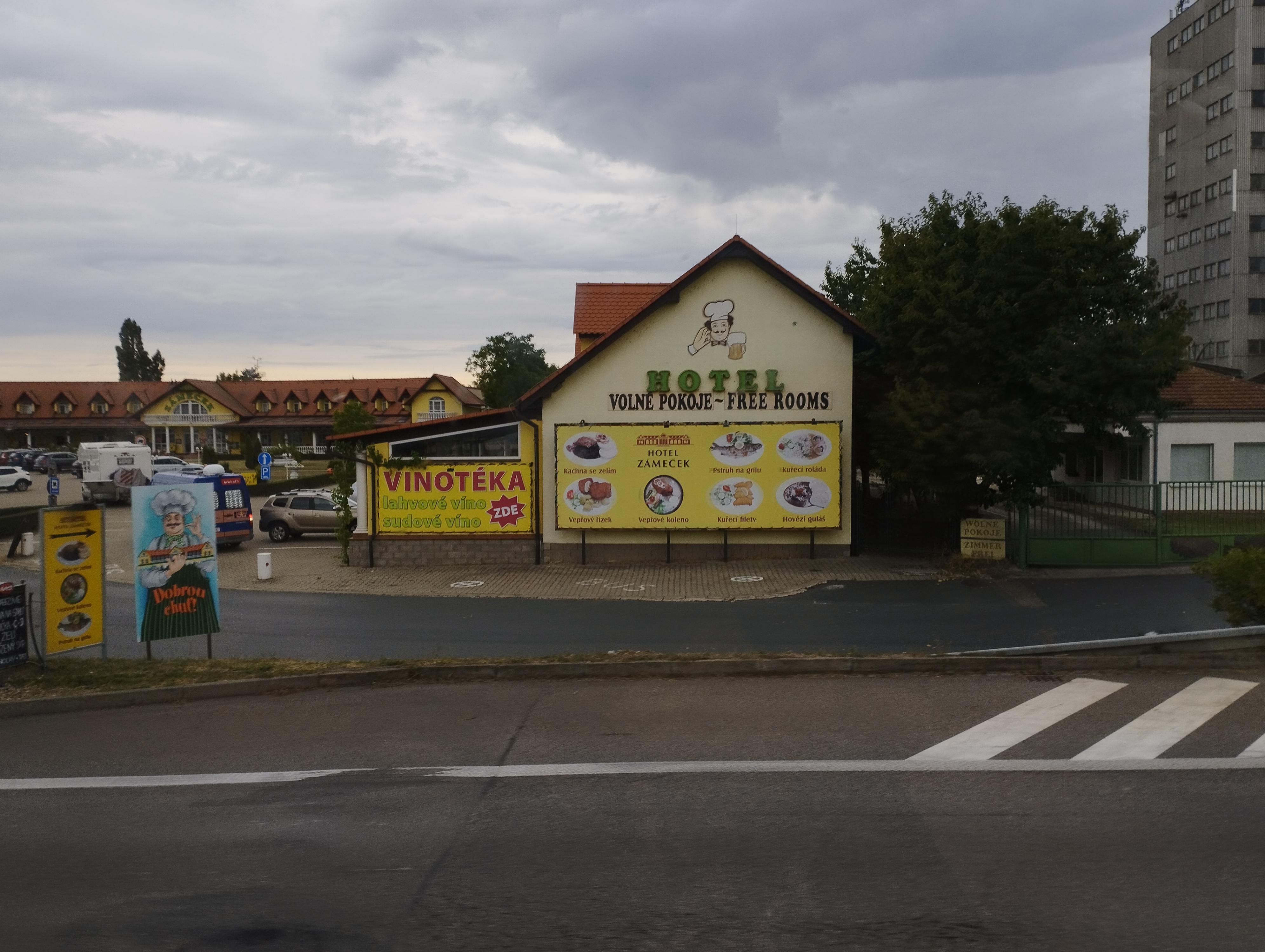 Vinný sklep hotelu Zámeček Mikulov foto 1