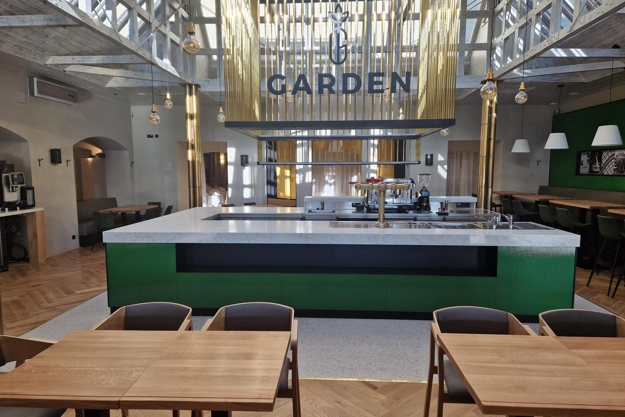 Garden restaurant & PUB