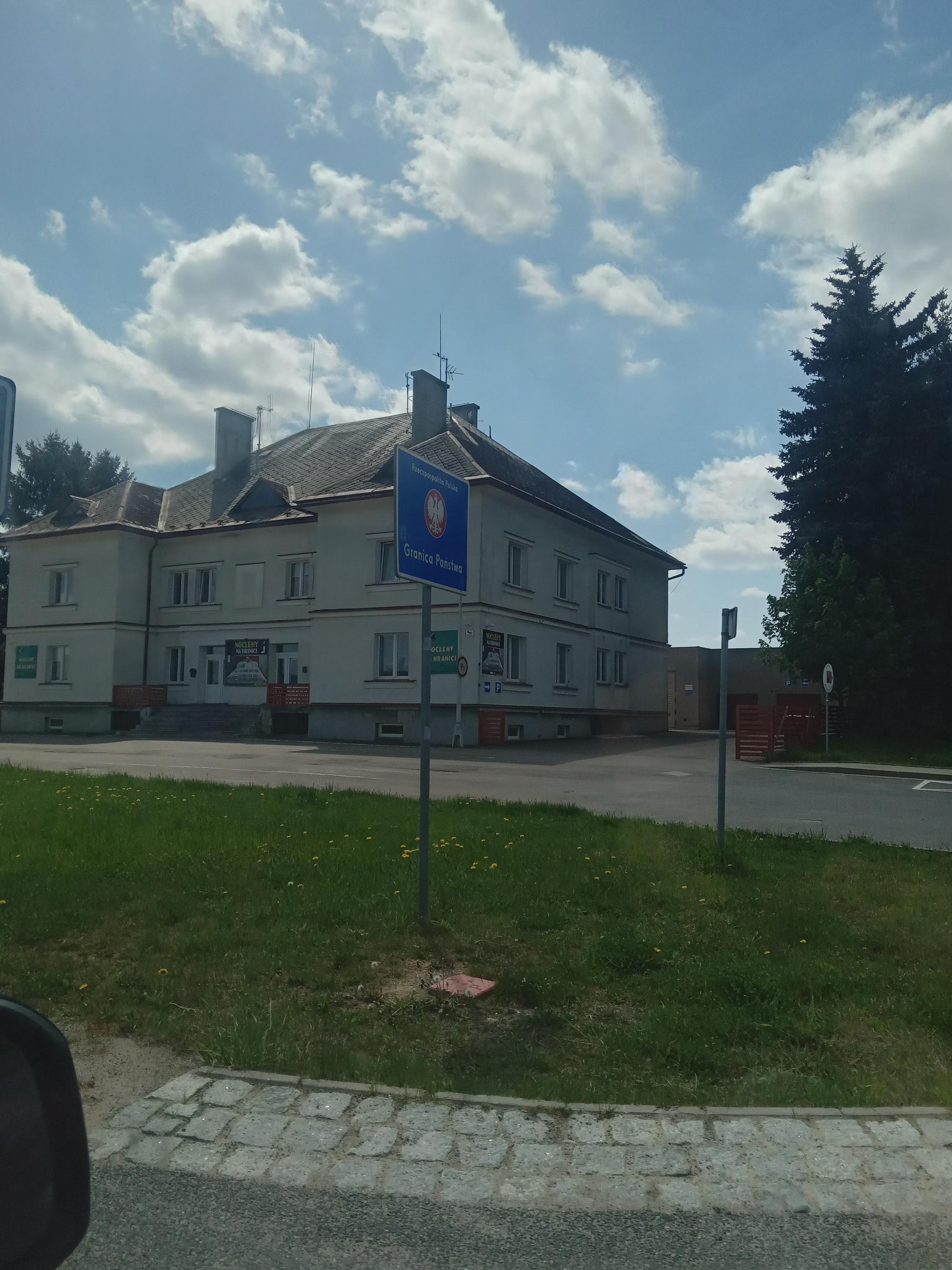 BYCZY ROG Noclehy na hranici foto 2