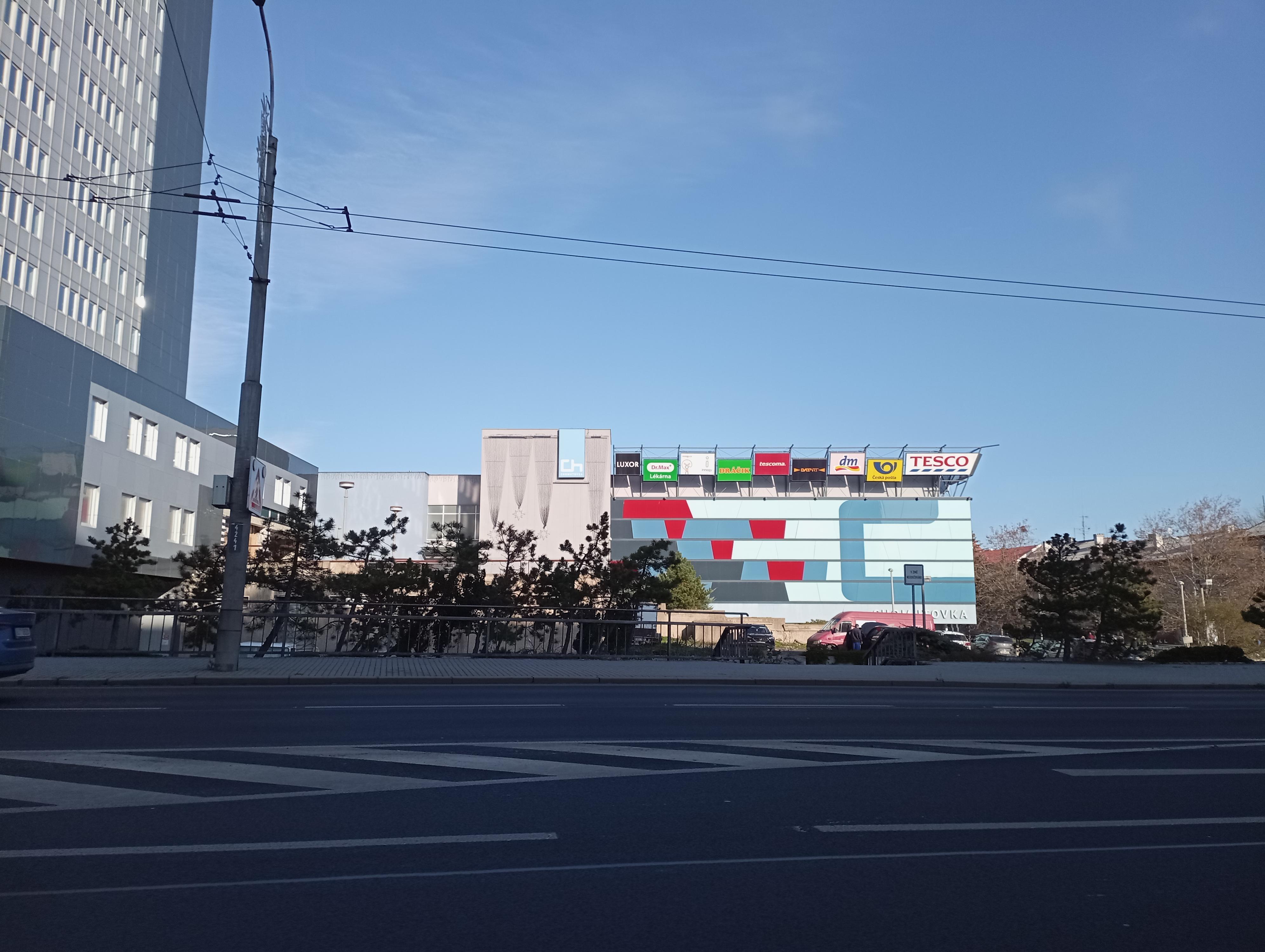 Obchodní centrum Chomutovka foto 4