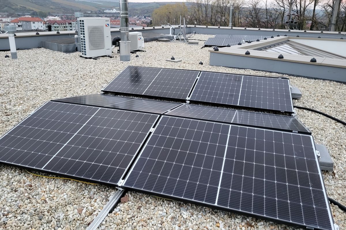 MAHANA solar spol. s r.o.