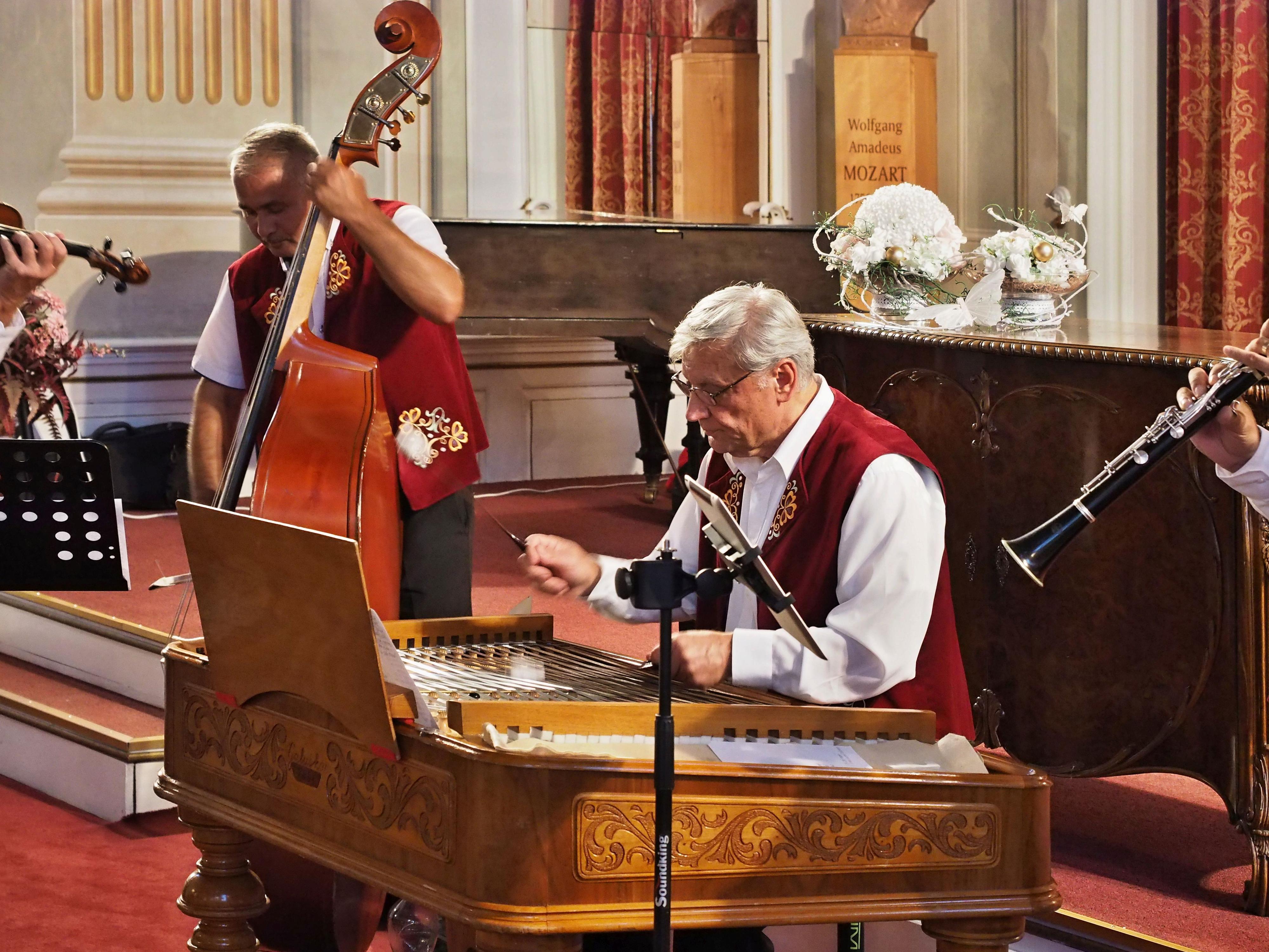 Cimbálová muzika Miroslava Kotlára foto 4