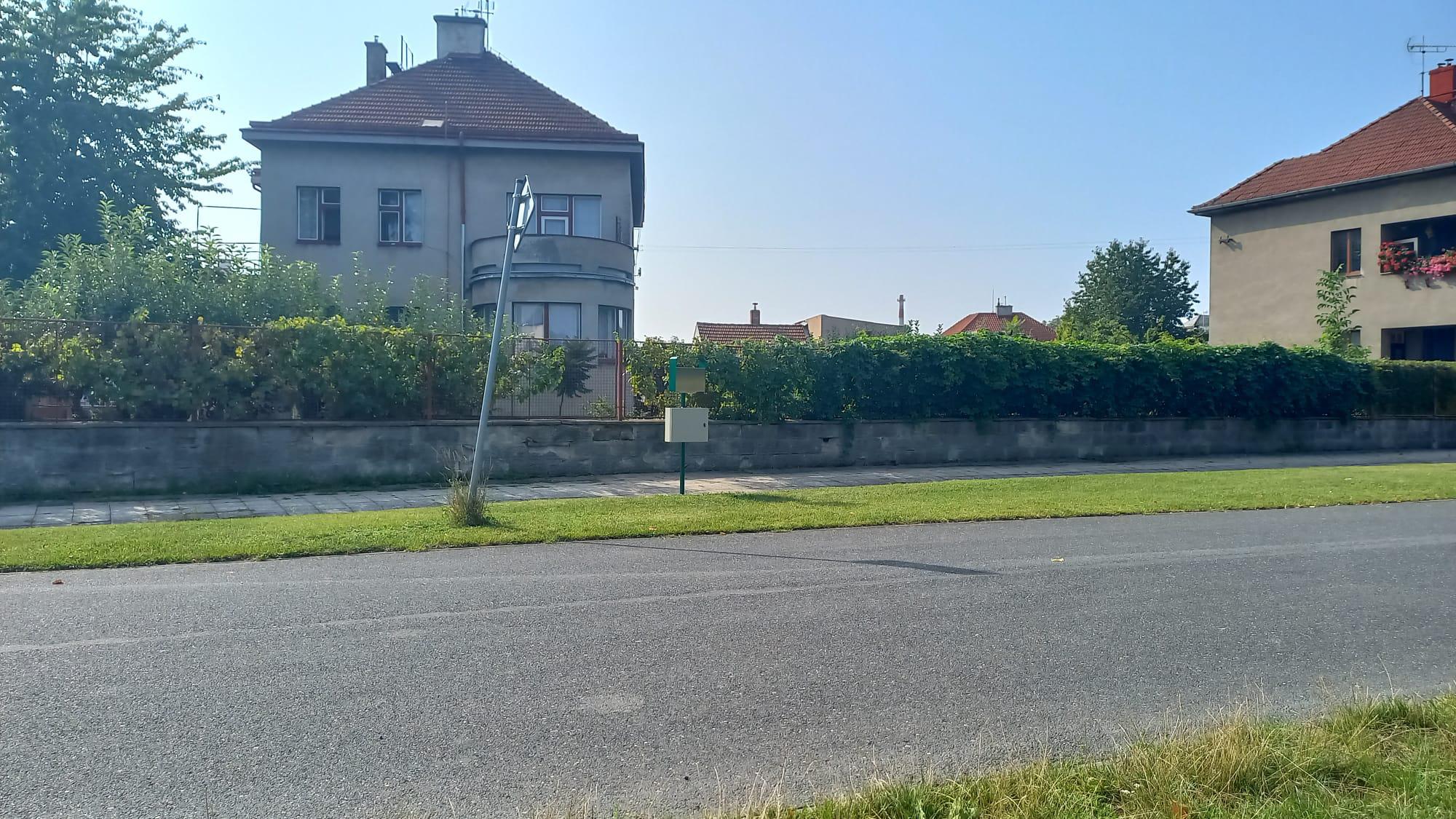 Nabíjecí stanice Na Bělidlech u Hrabalovy Vily foto 4