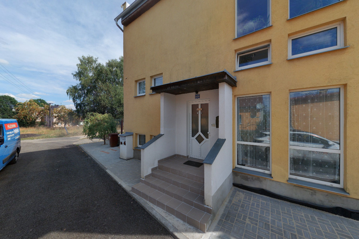 Vozíky Hazlov - půjčovna přívěsných vozíků, dodávek, bagrů foto 3