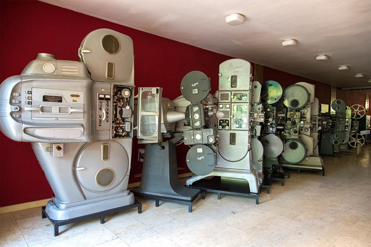 Galerie promítaček - audiovizuální techniky