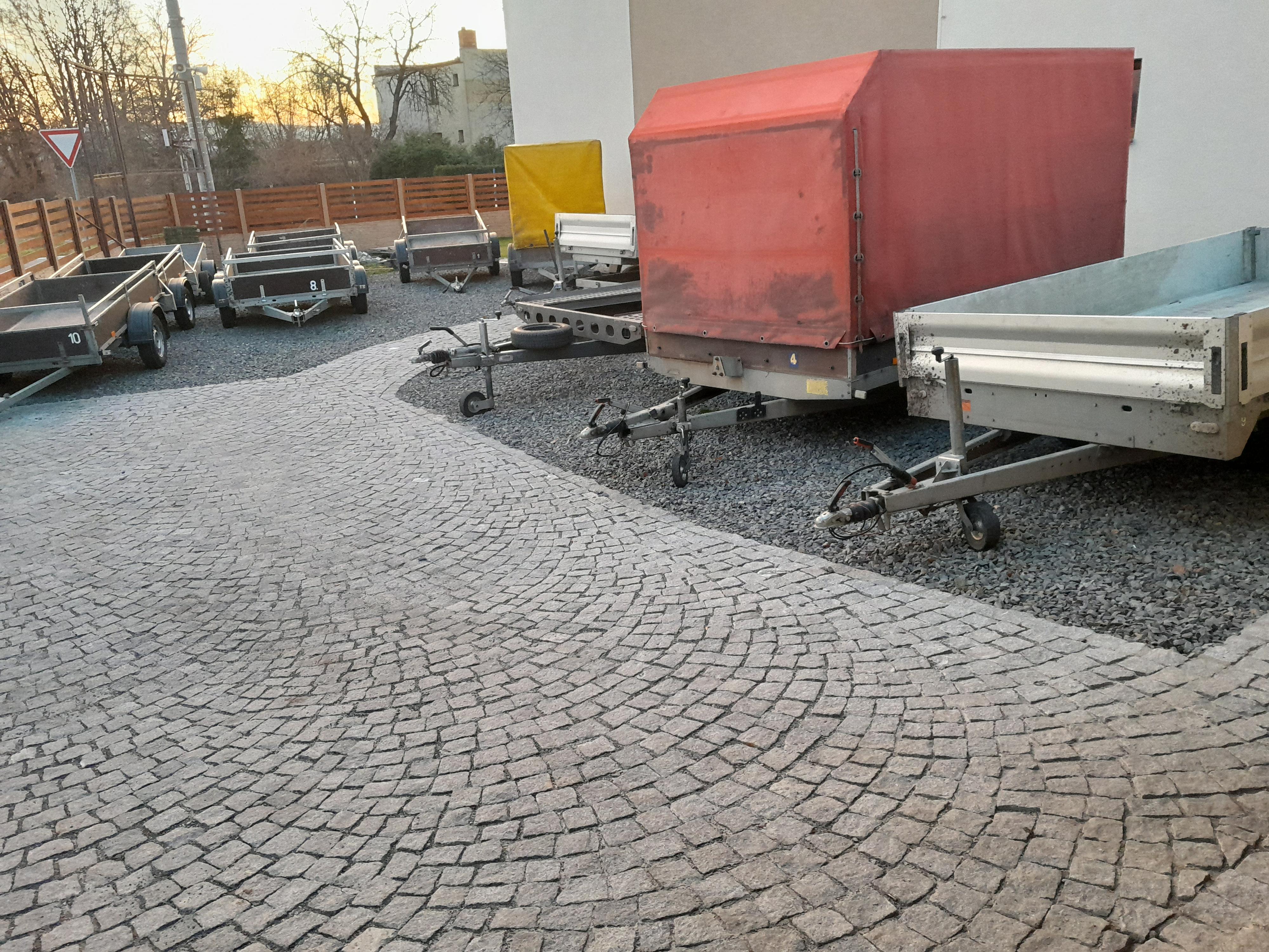 Půjčovna přívěsů Ing. Petr Bolatzký foto 2