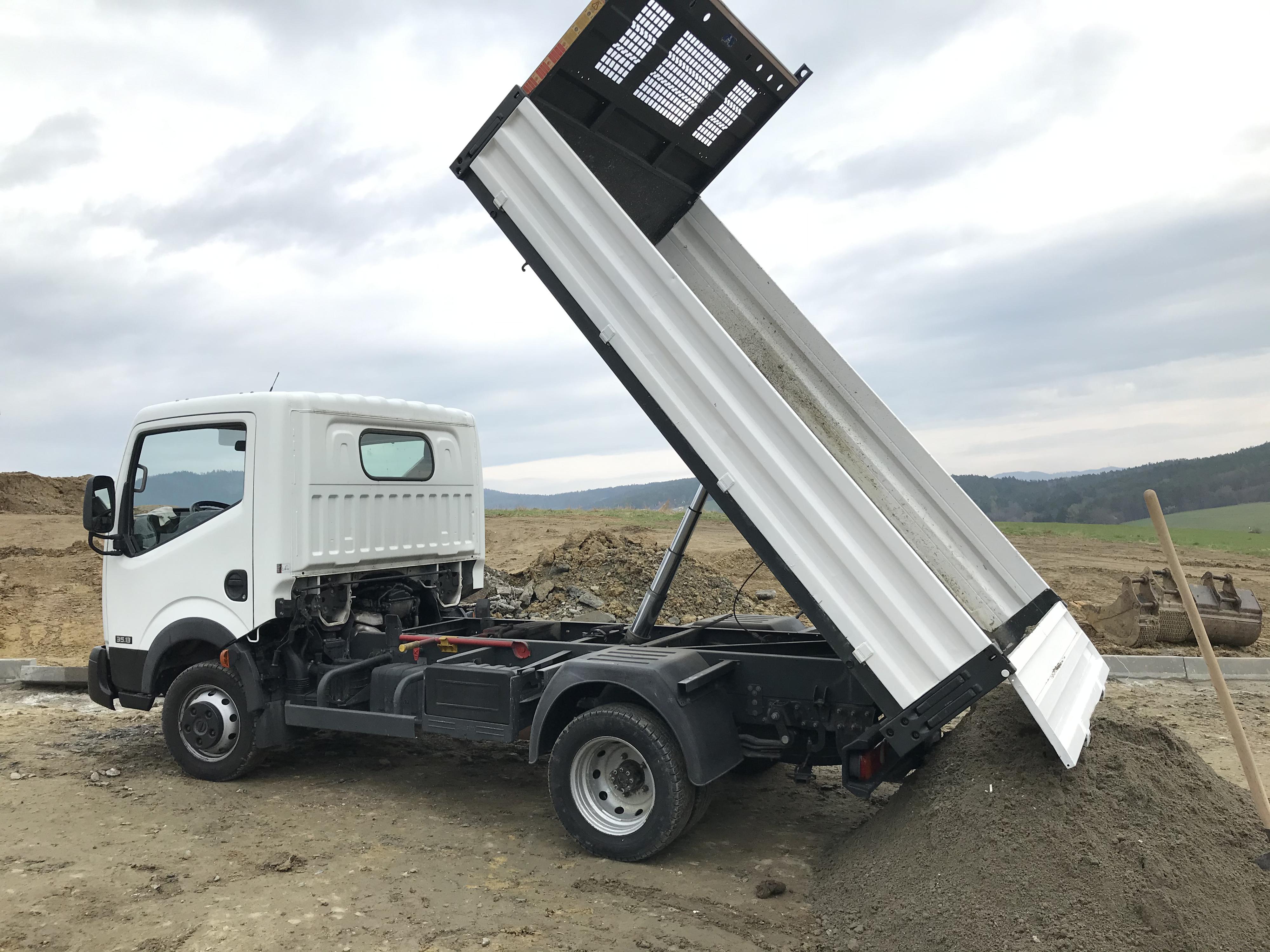 AUTODOPRAVA - Přeprava sypkých a jiných materiálů foto 2