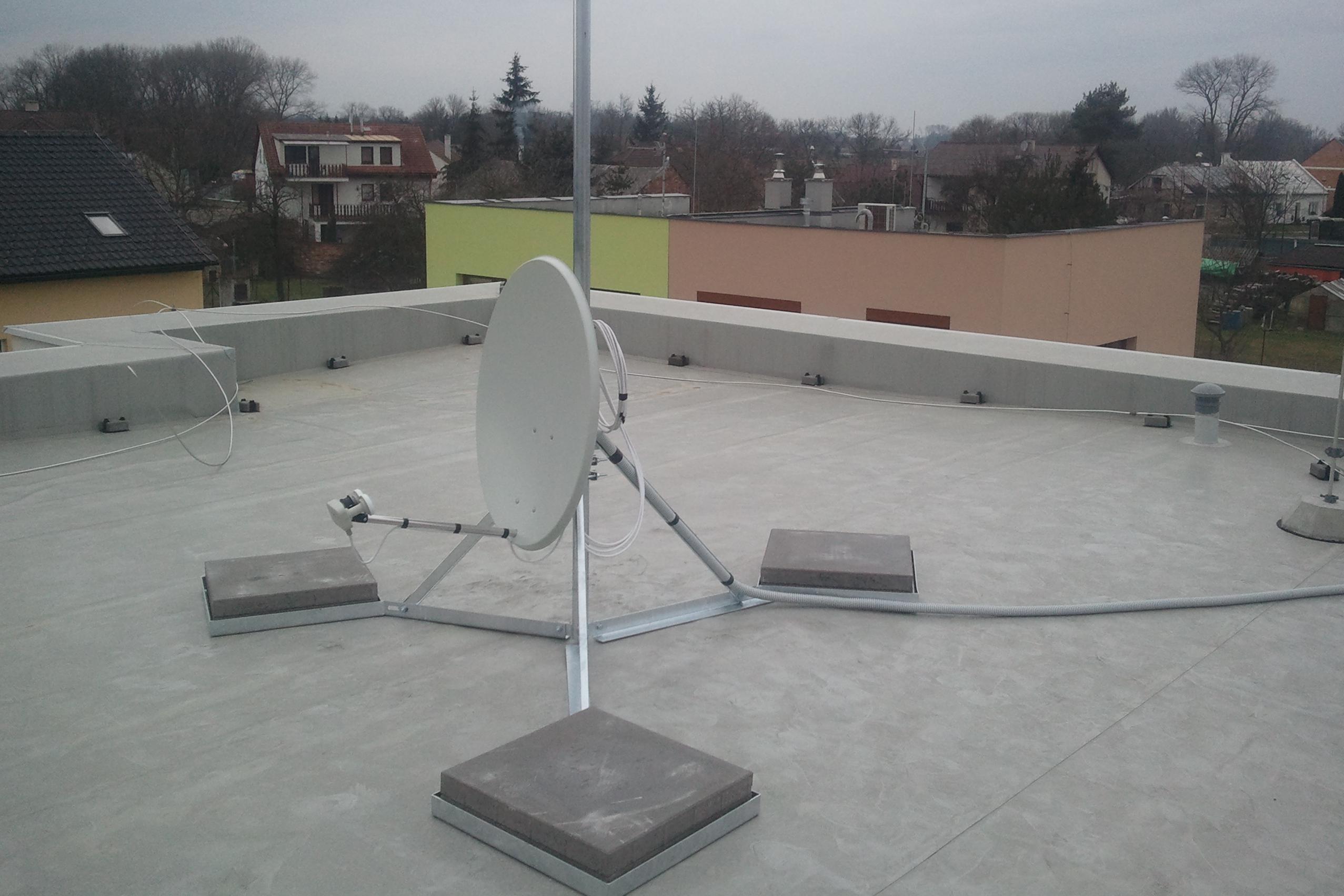 Montáž antén na ploché střechy