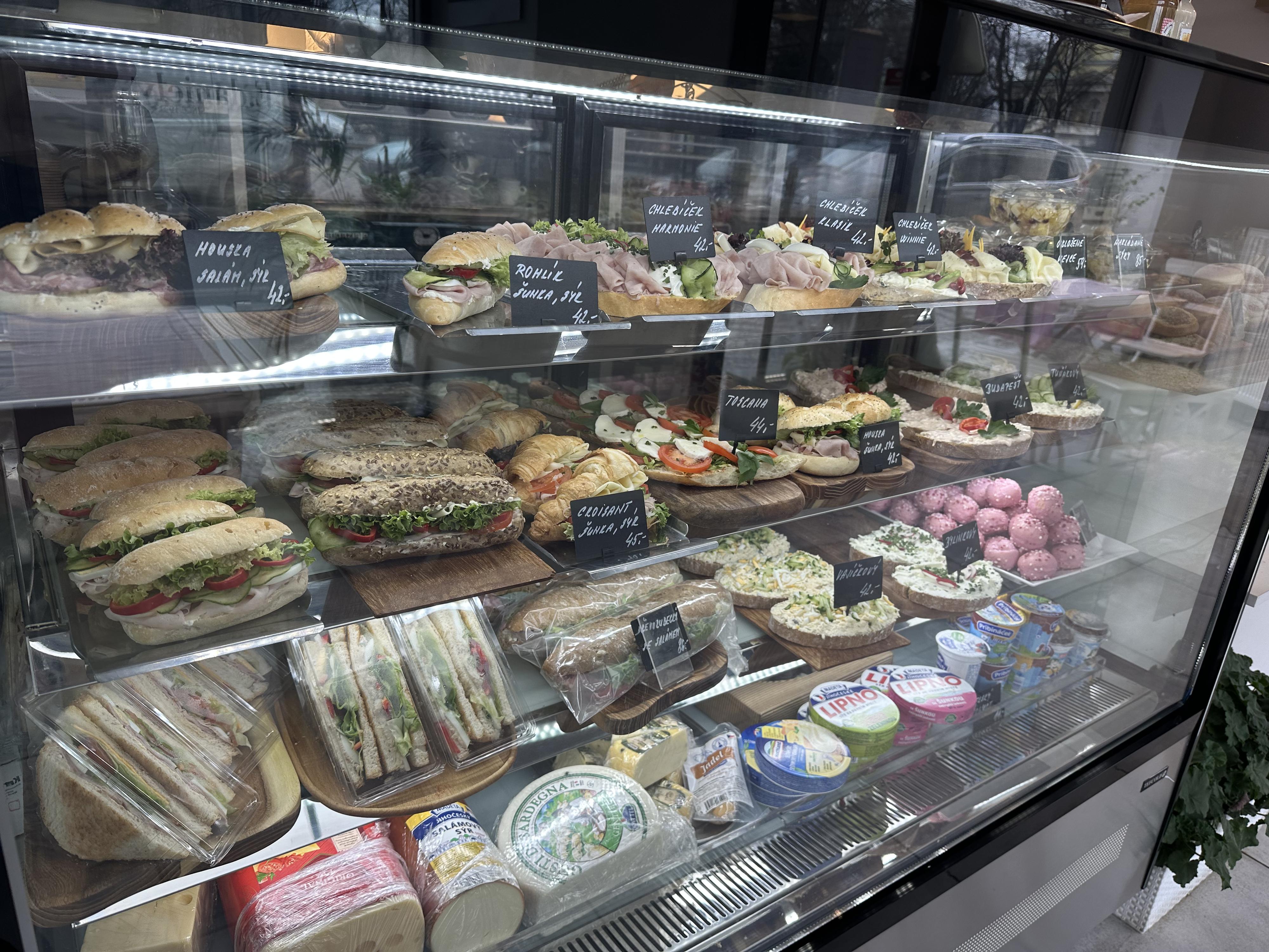 WINNIE - potraviny a lahůdky foto 6