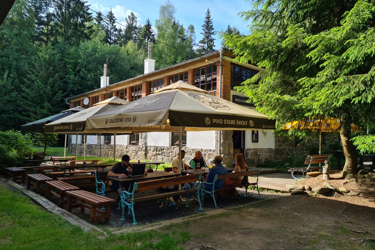 Pizza Bar Večernice (Sněžné, Milovy) • Firmy.cz
