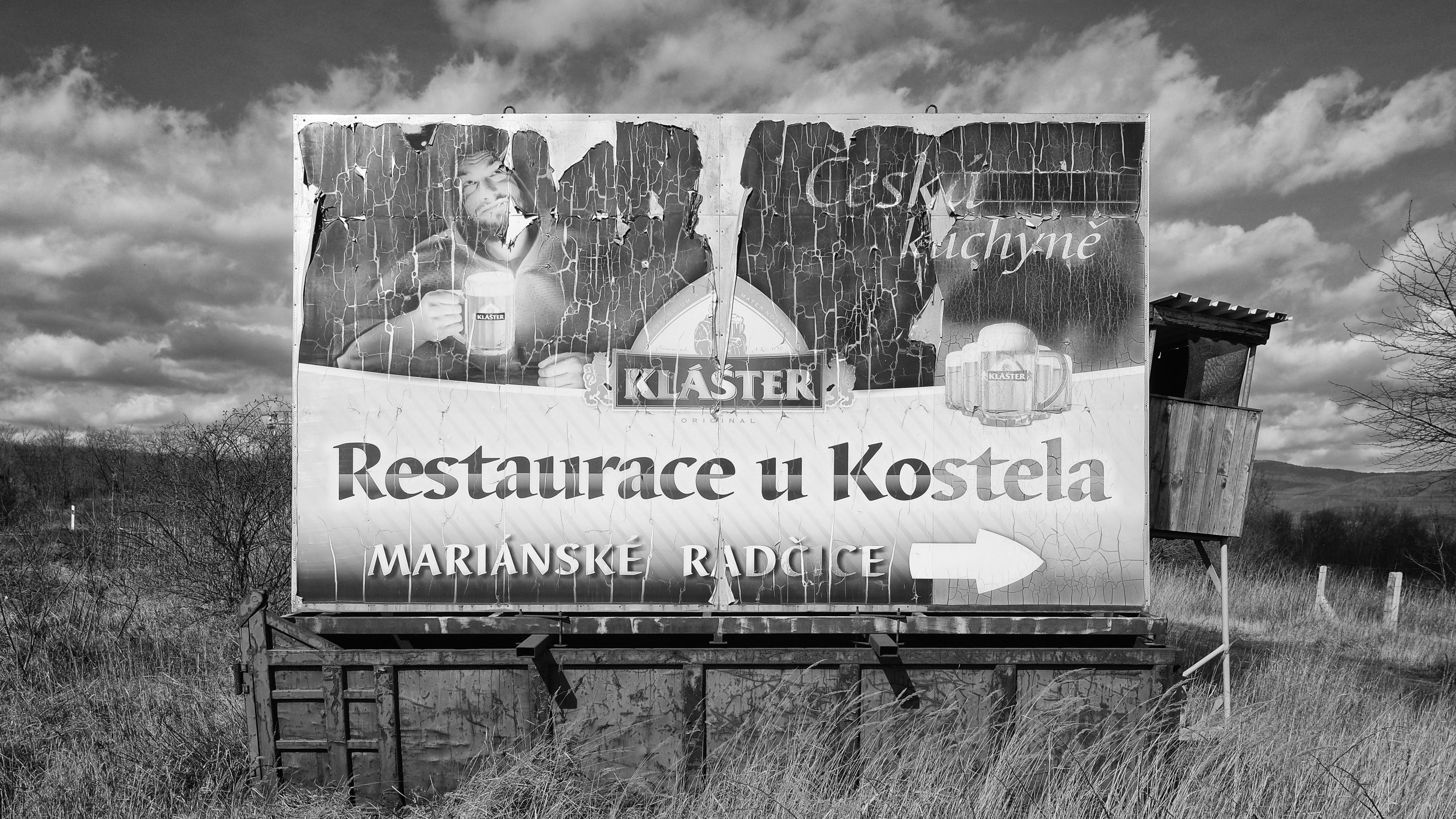 Restaurace U Kostela foto 3