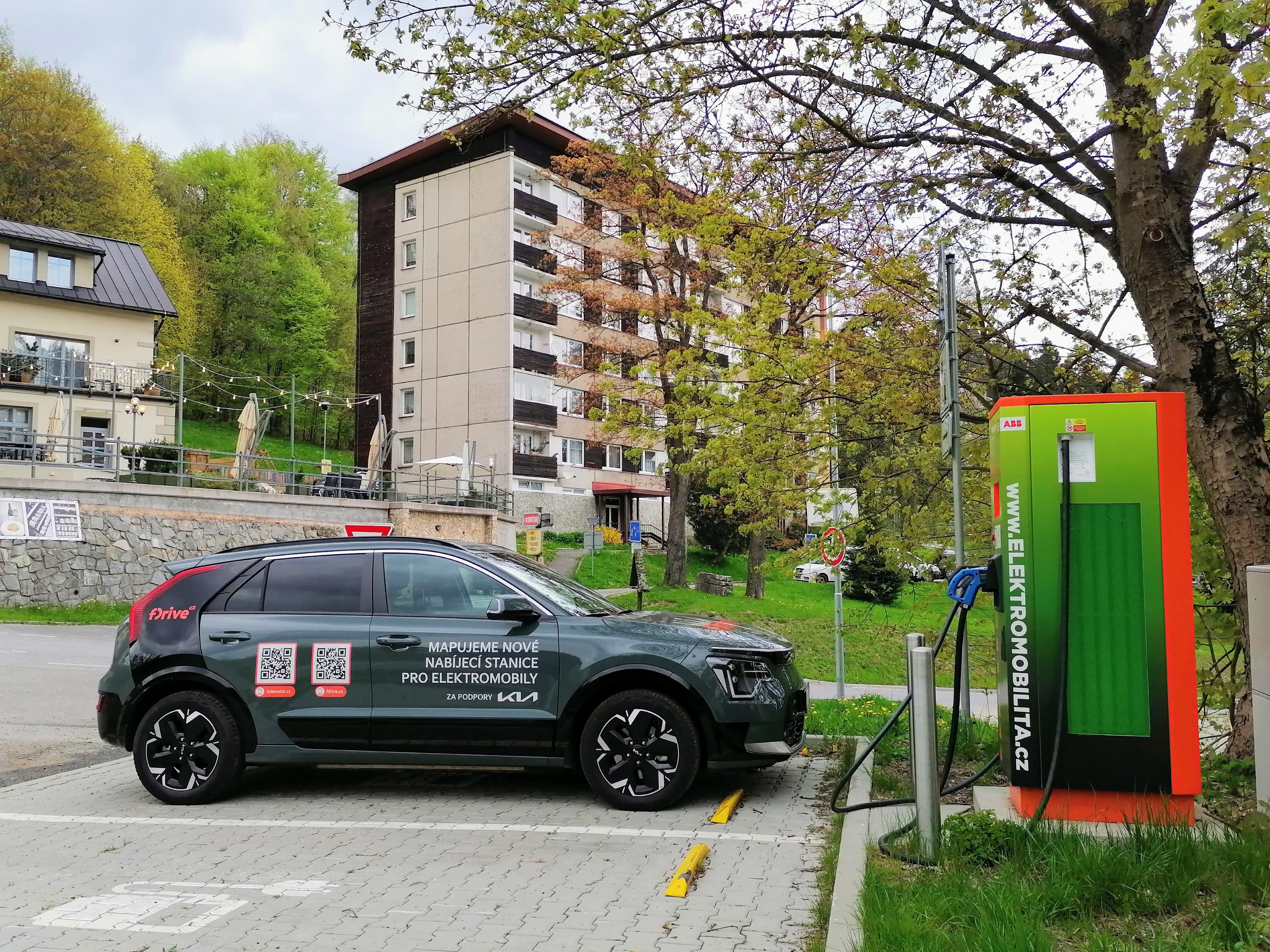Nabíjecí stanice ČEZ foto 2
