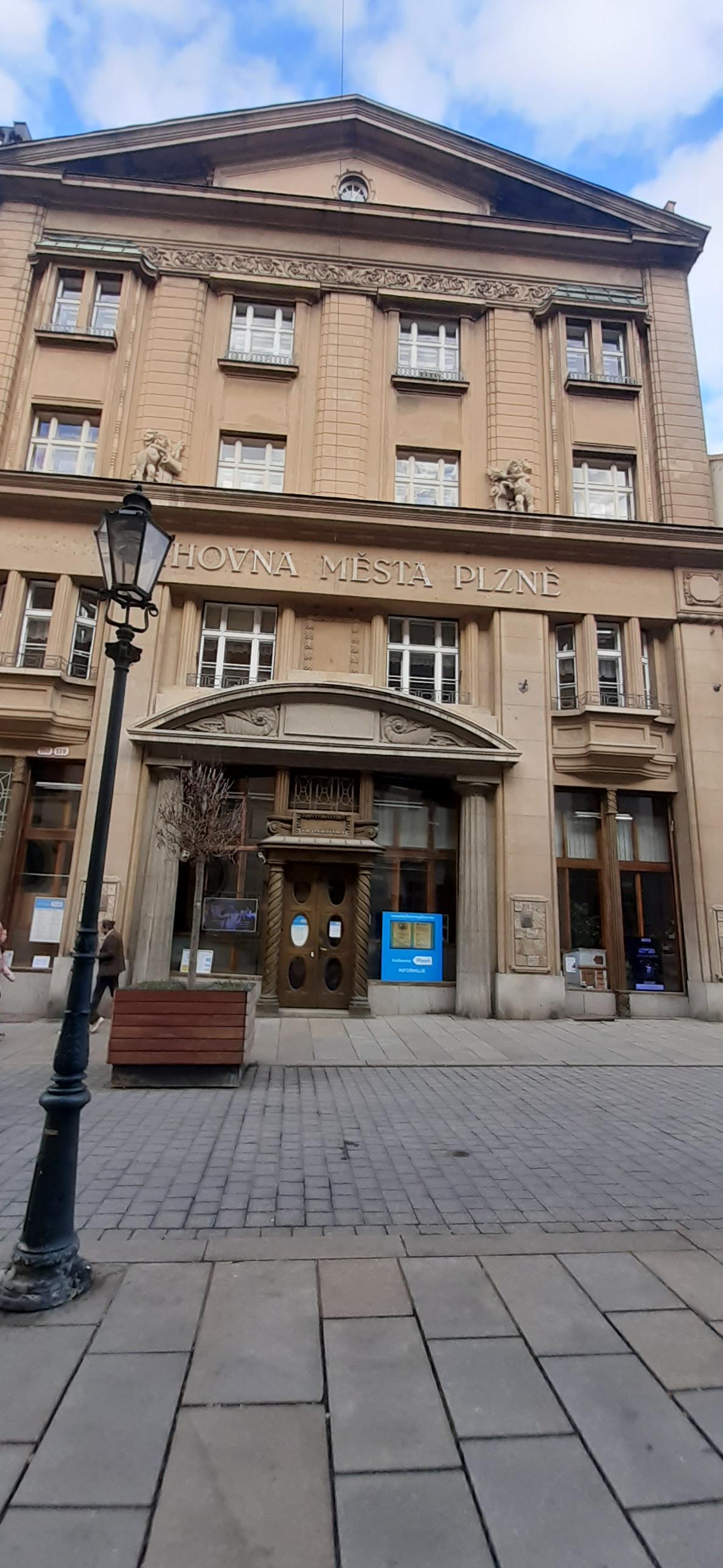 Knihovna města Plzně foto 5