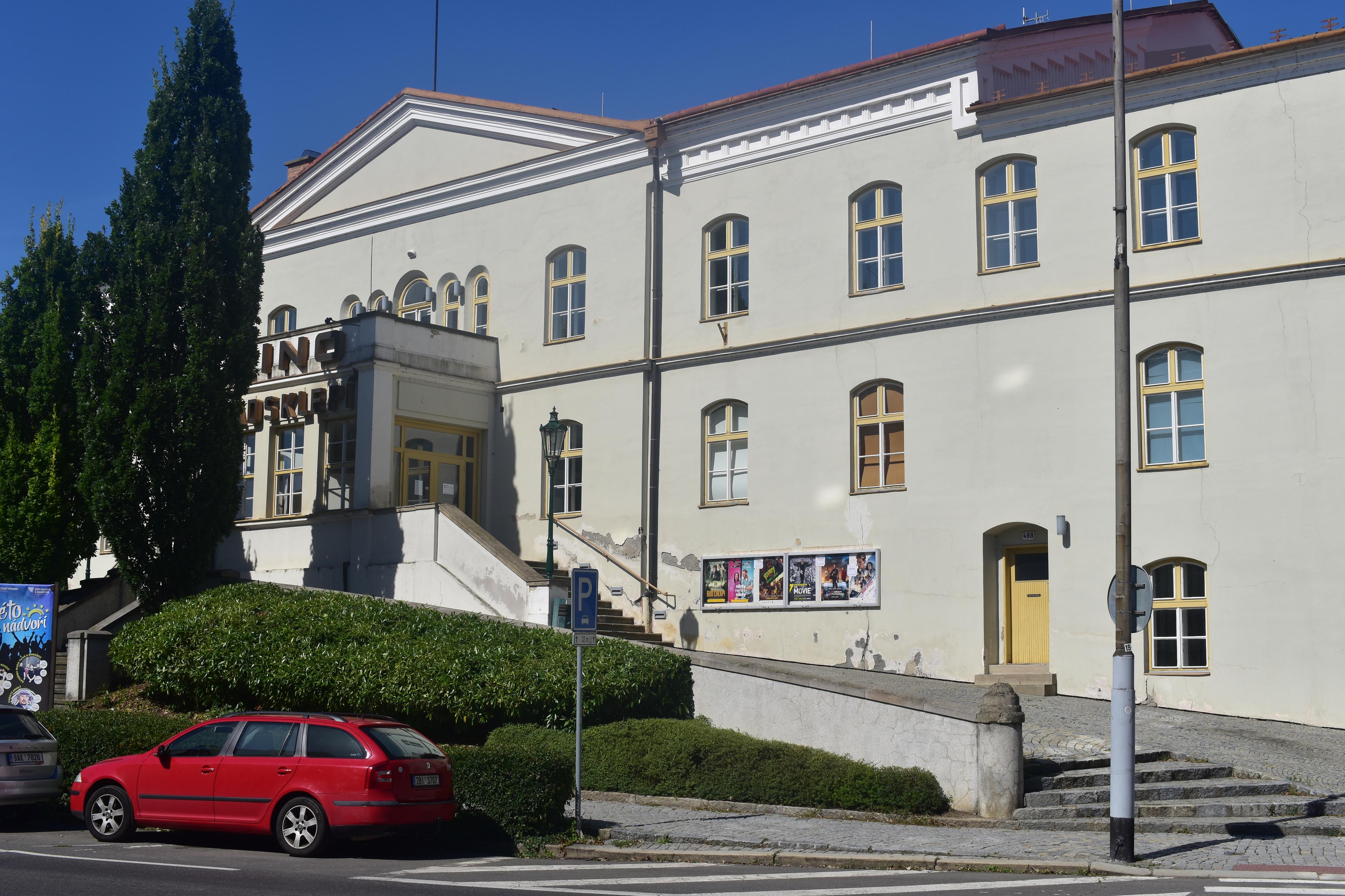 Kino Nadsklepí foto 4