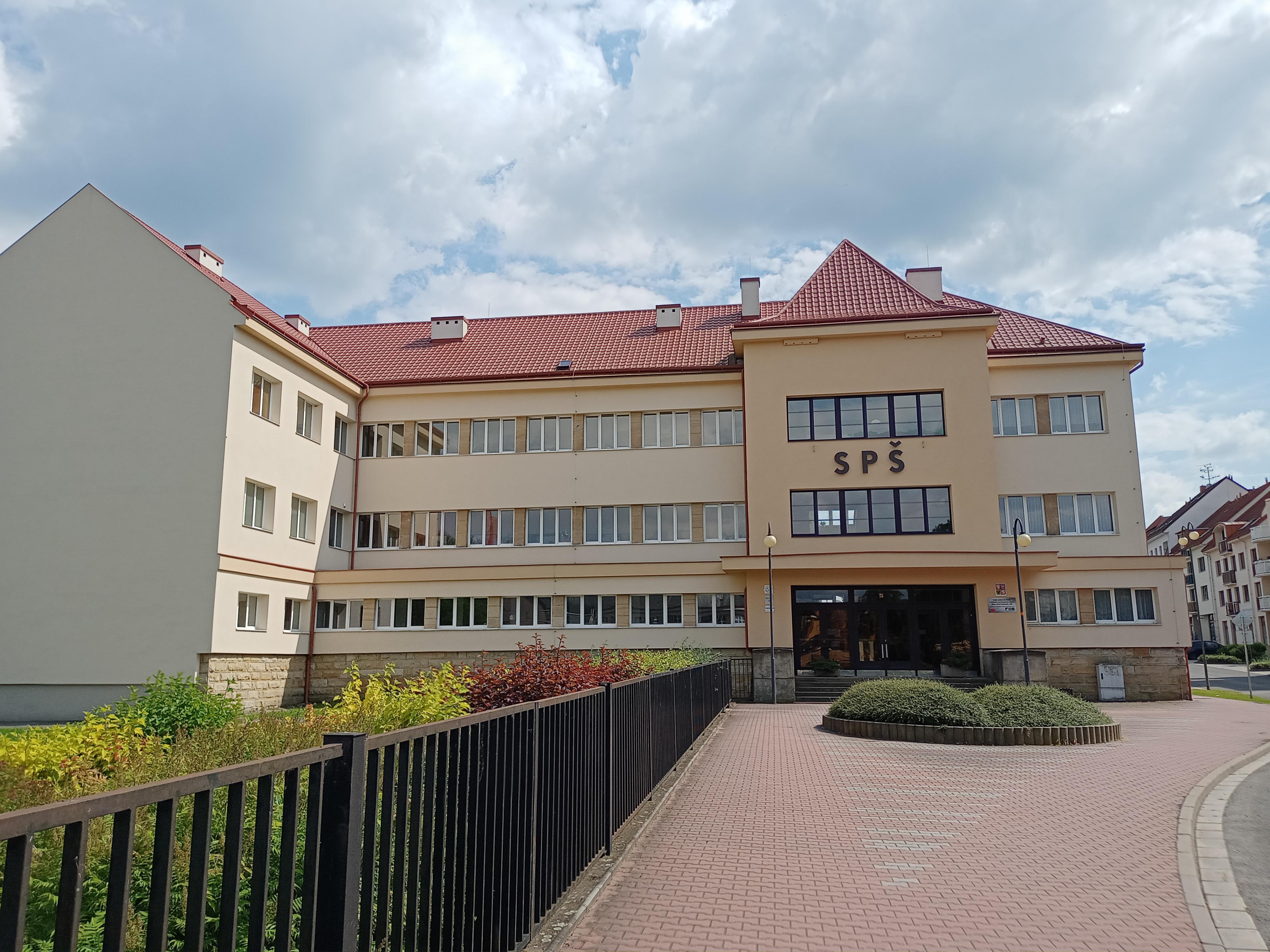 Střední průmyslová škola, Jičín, Pod Koželuhy 100 foto 2